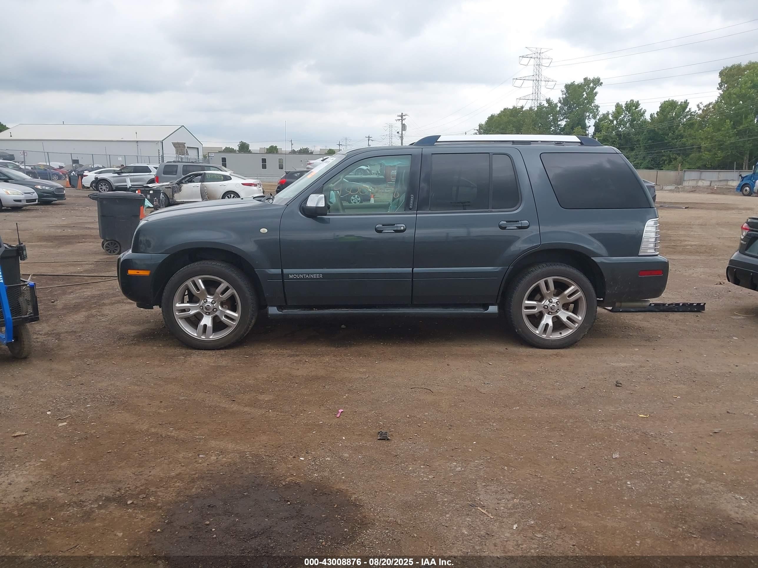 2009 Mercury Mountaineer Premier Black vin: 4M2EU48819UJ02032