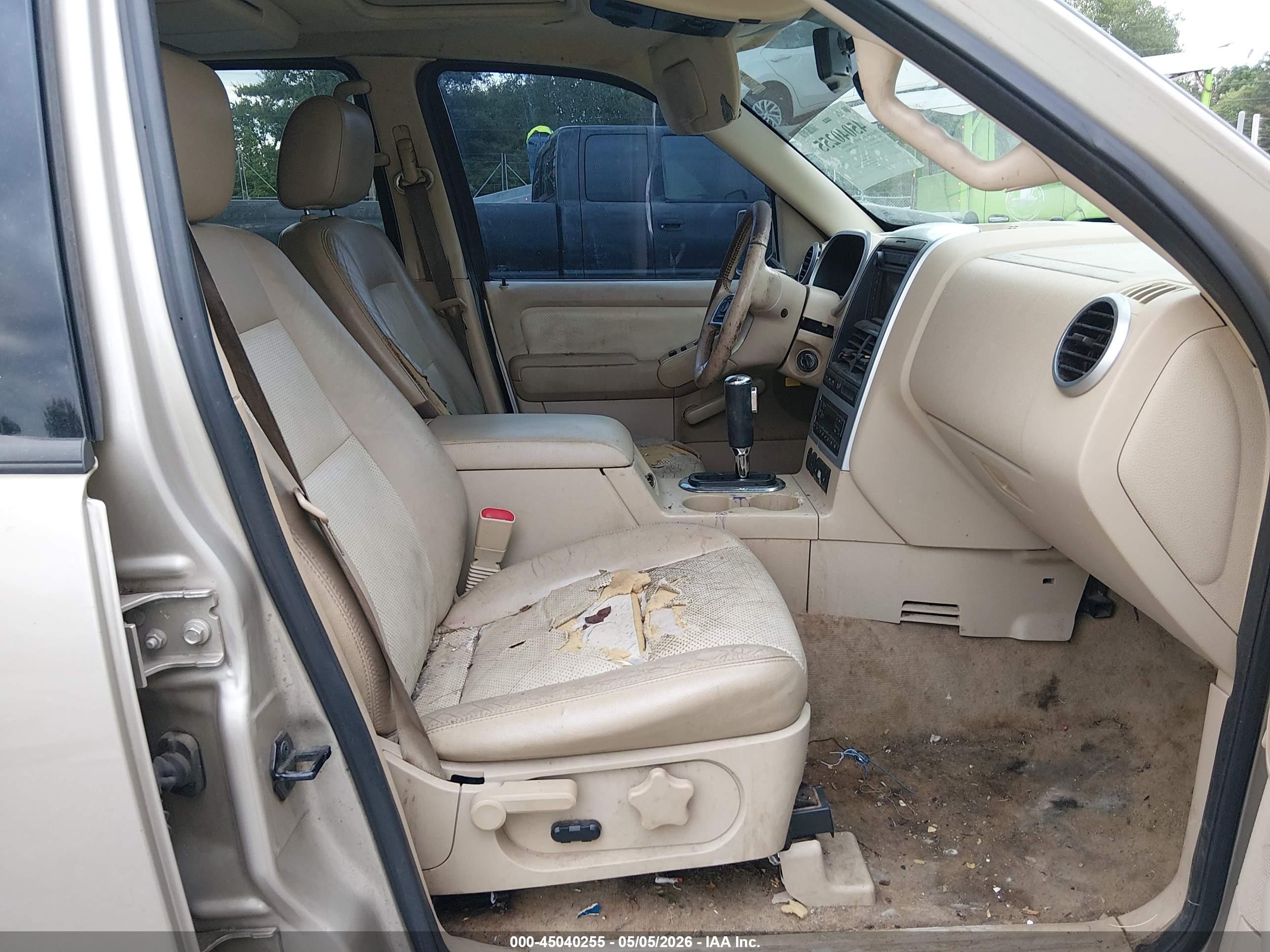 2006 Mercury Mountaineer Premier Gold vin: 4M2EU48826UJ09339