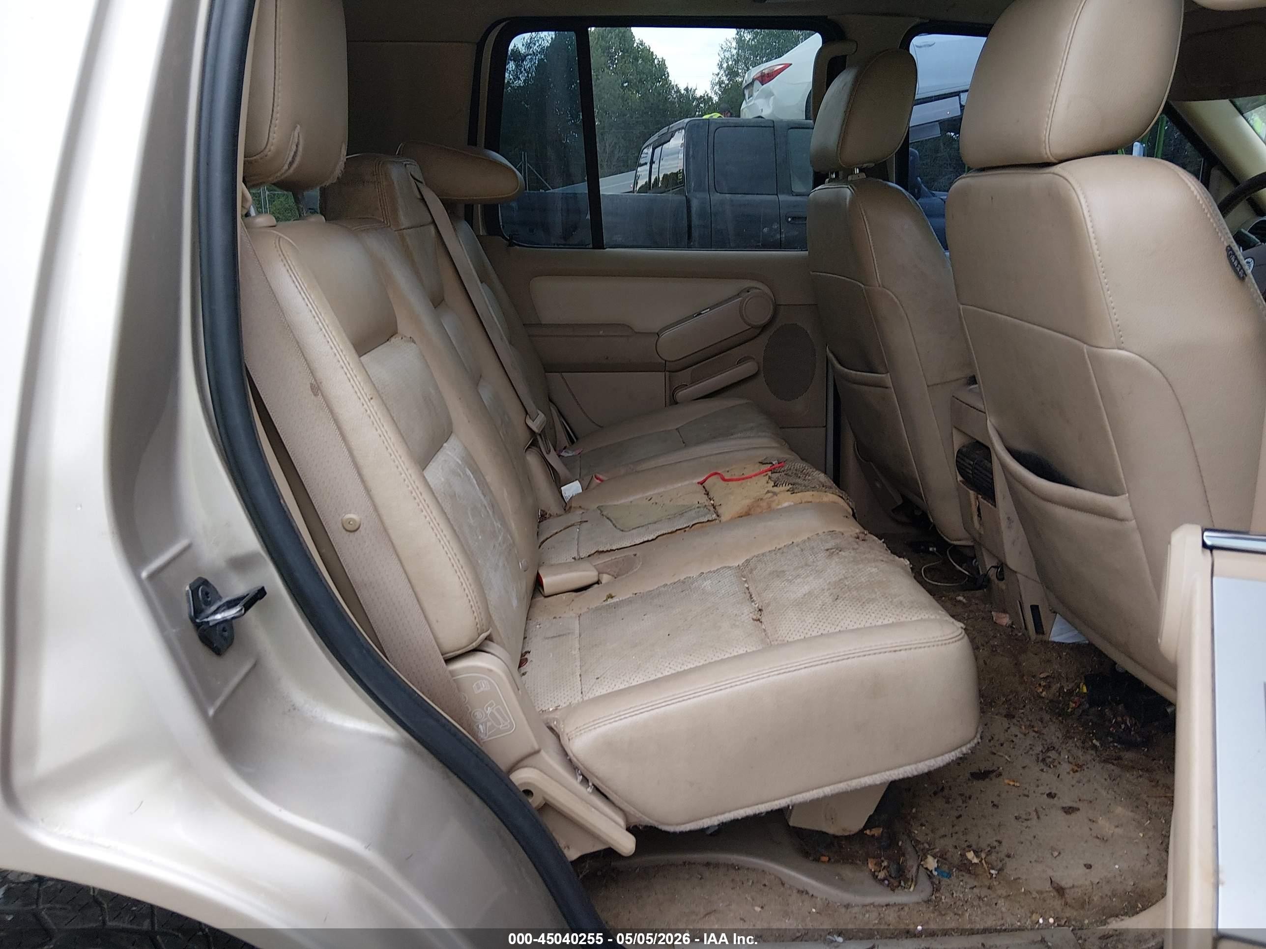 2006 Mercury Mountaineer Premier Gold vin: 4M2EU48826UJ09339