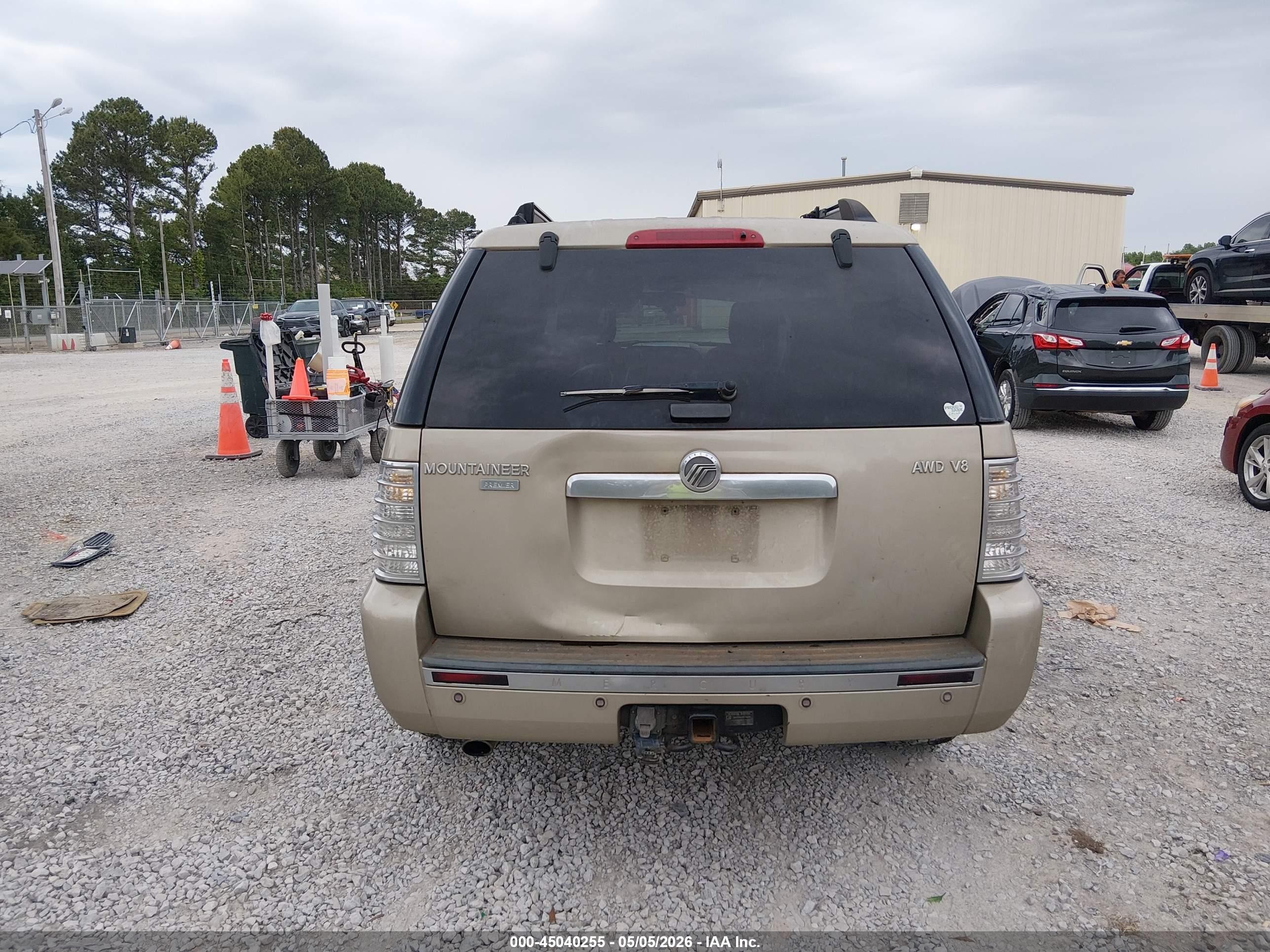 2006 Mercury Mountaineer Premier Gold vin: 4M2EU48826UJ09339