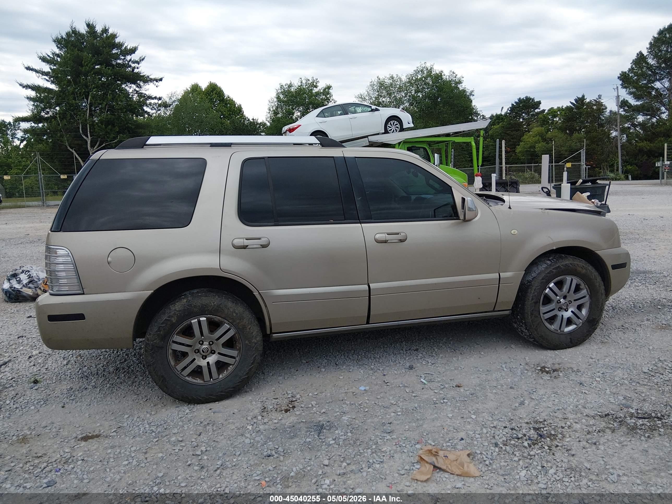2006 Mercury Mountaineer Premier Gold vin: 4M2EU48826UJ09339