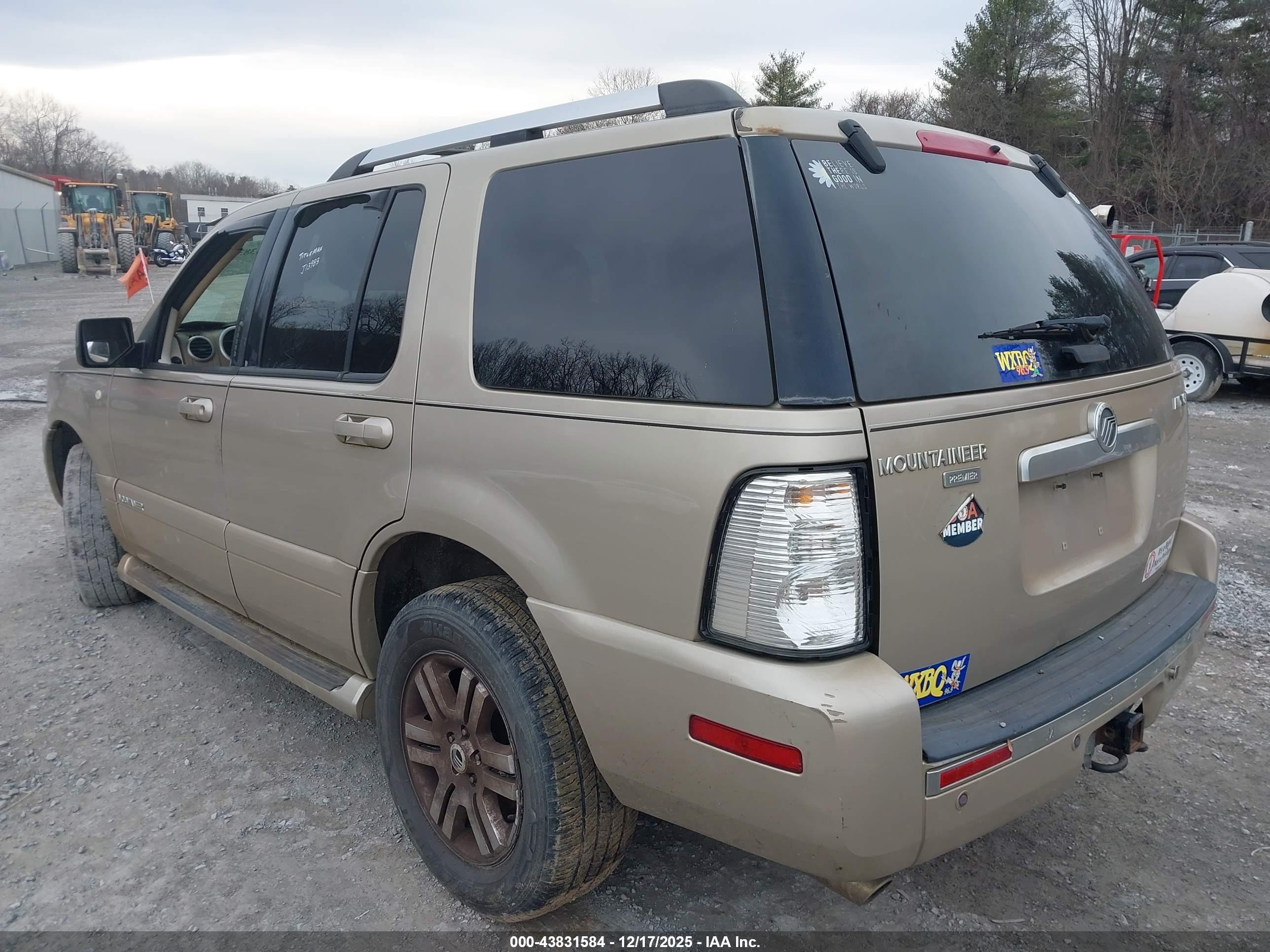 2007 Mercury Mountaineer Premier Gold vin: 4M2EU48837UJ13983