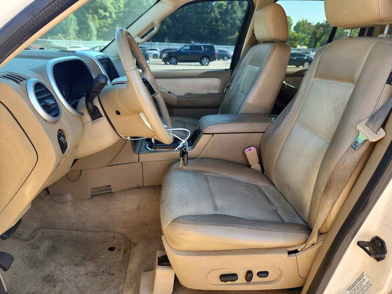 2008 Mercury Mountaineer Premier White vin: 4M2EU48858UJ03991