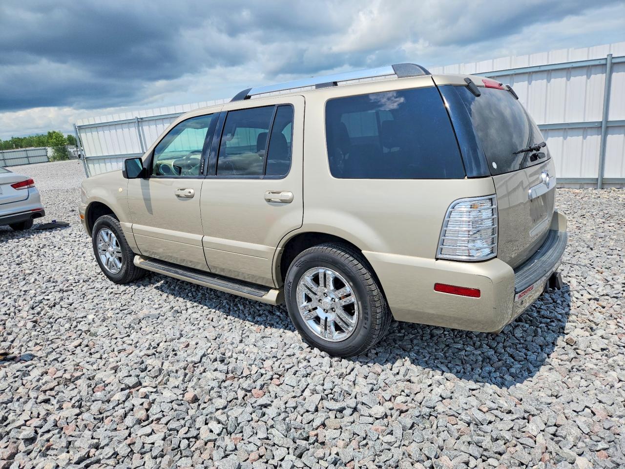 2006 Mercury Mountaineer Premier Gold vin: 4M2EU48866UJ07903