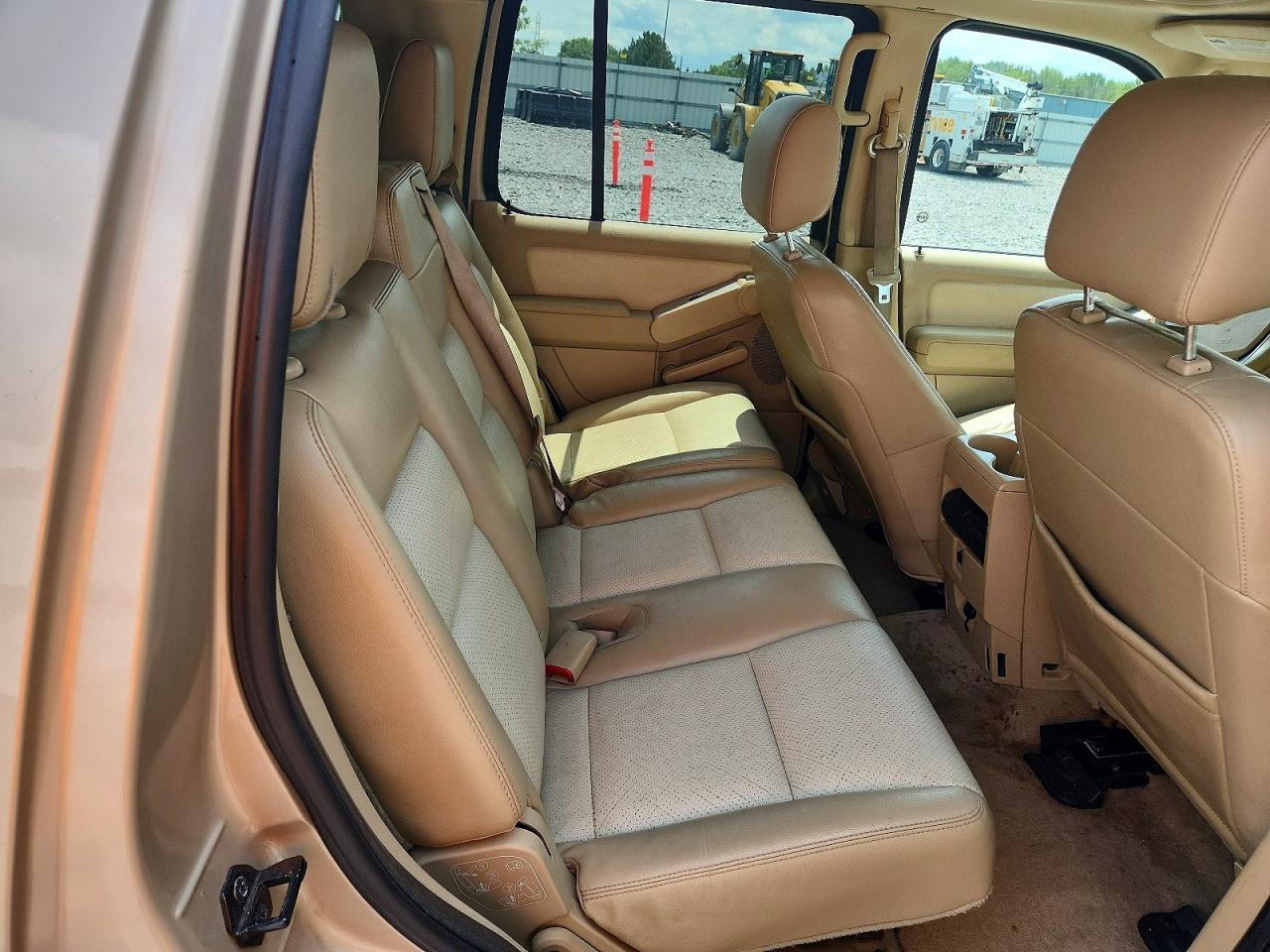 2006 Mercury Mountaineer Premier Gold vin: 4M2EU48866UJ07903