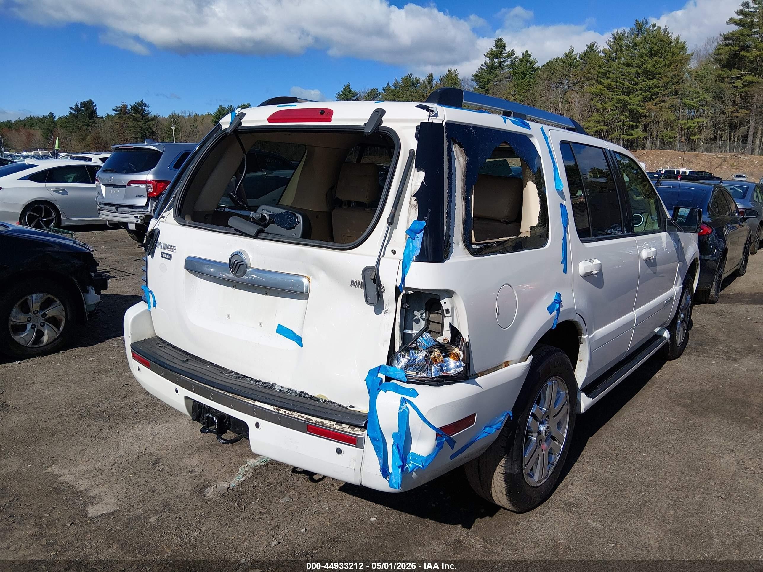 2008 Mercury Mountaineer Premier White vin: 4M2EU48868UJ13820