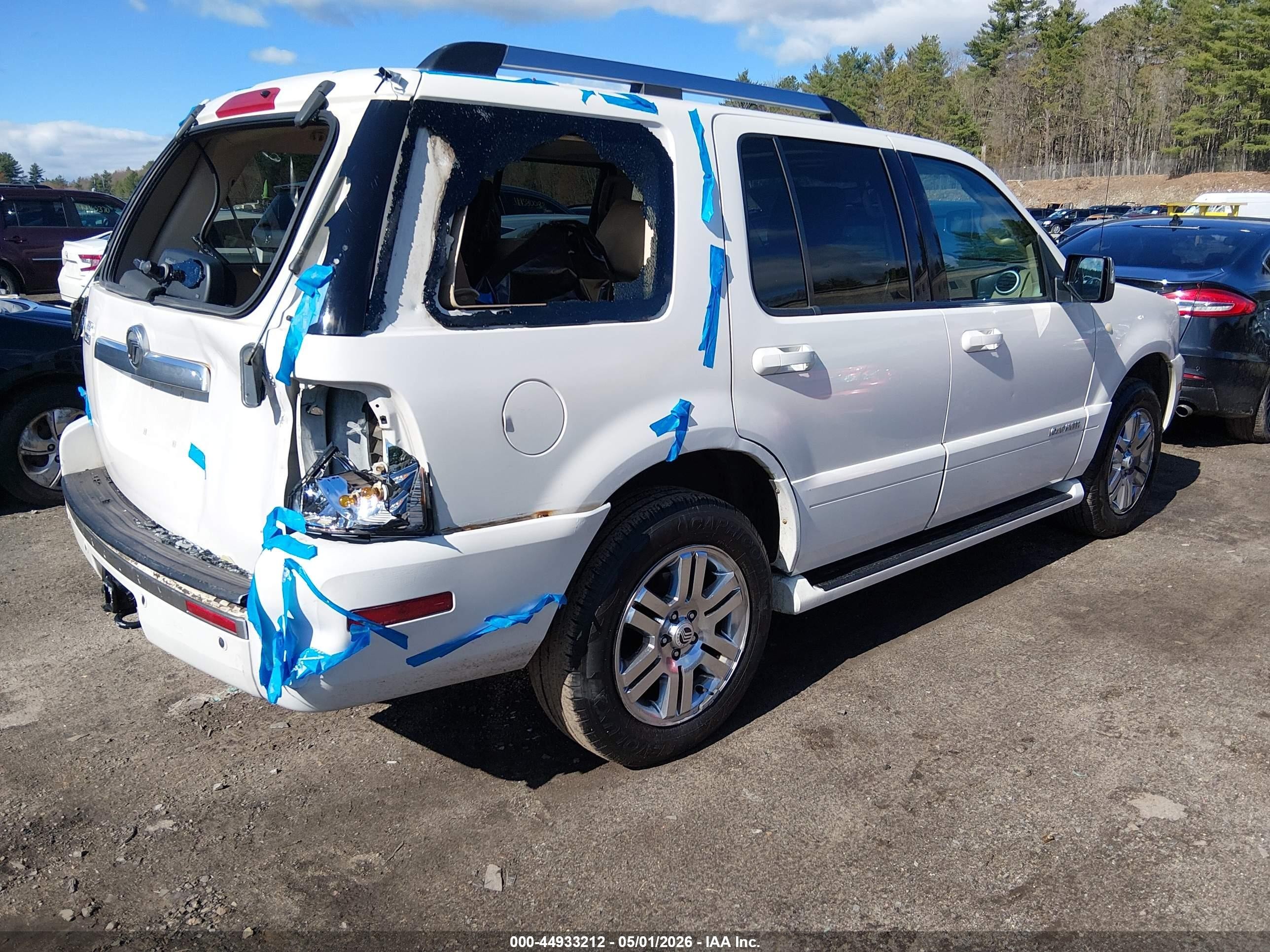 2008 Mercury Mountaineer Premier White vin: 4M2EU48868UJ13820