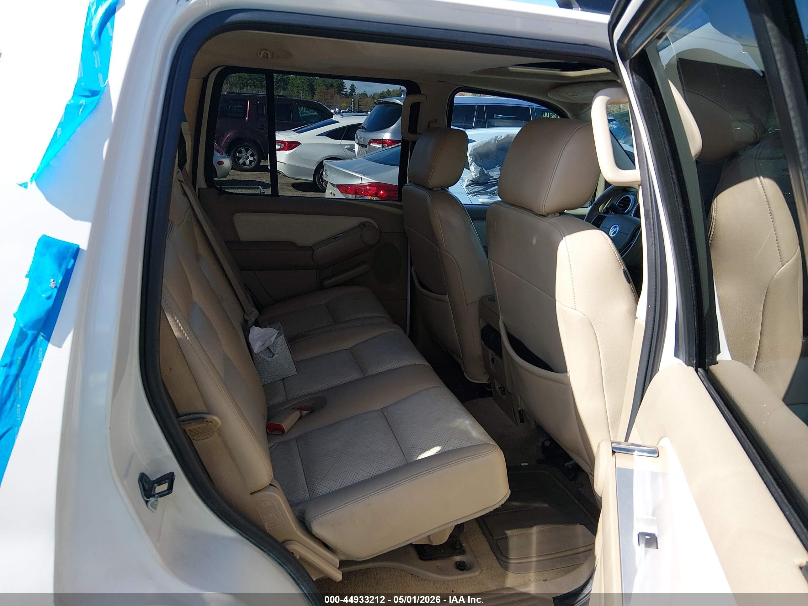 2008 Mercury Mountaineer Premier White vin: 4M2EU48868UJ13820