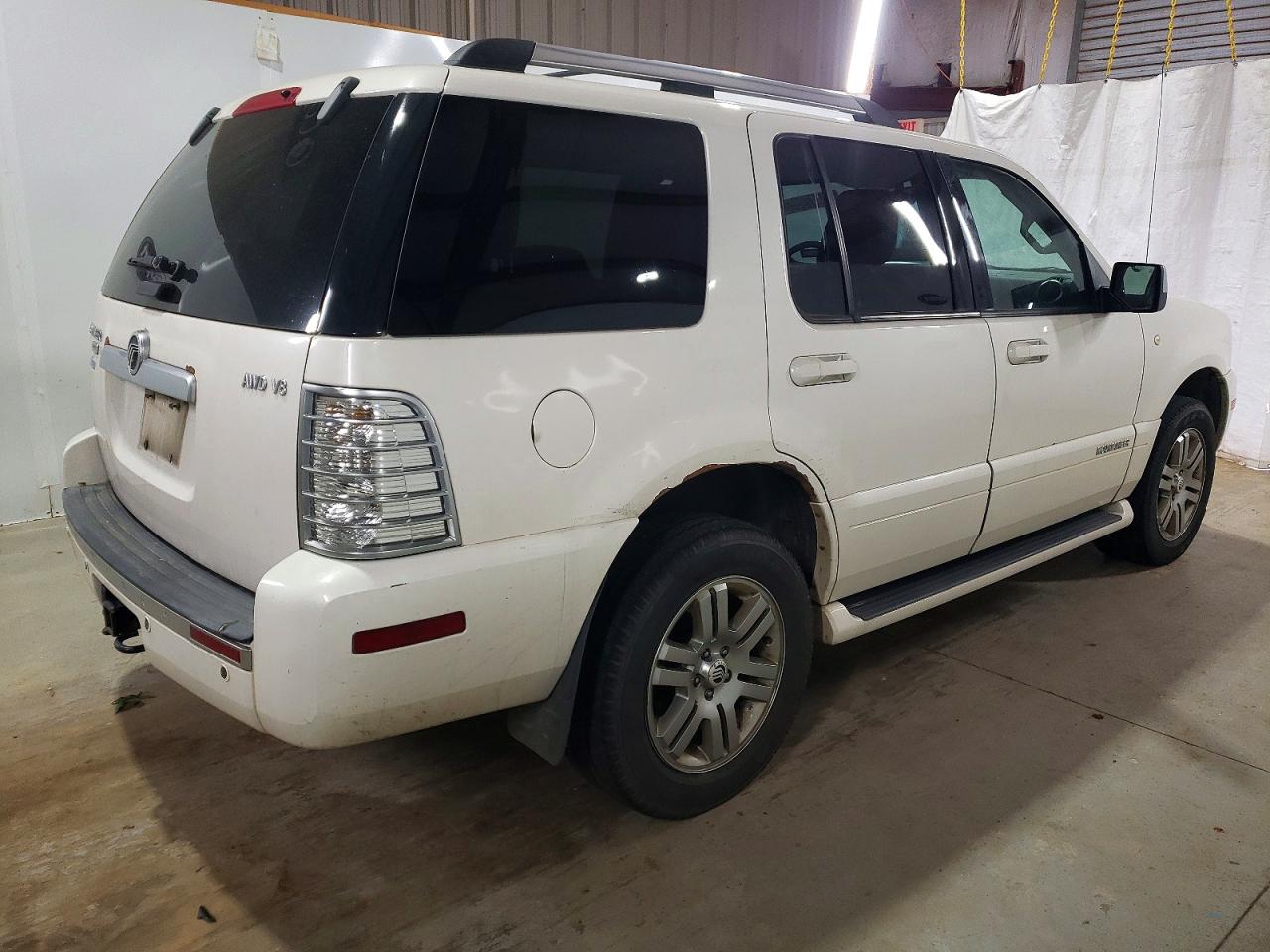 2009 Mercury Mountaineer Premier Кремовый vin: 4M2EU48869UJ00227