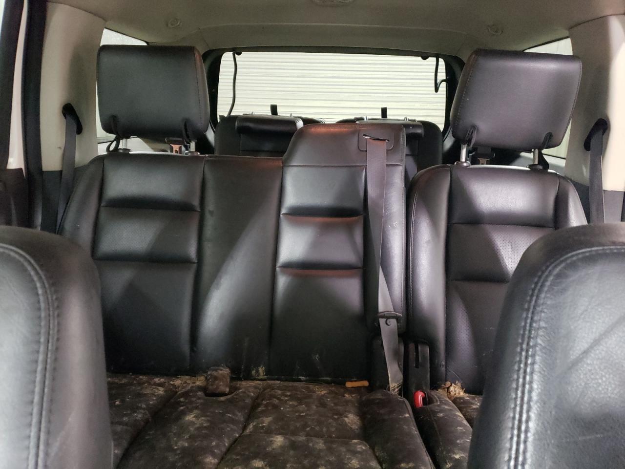 2009 Mercury Mountaineer Premier Кремовый vin: 4M2EU48869UJ00227 Damage: Left Rear Seat Cushion, Stained, Permanent
