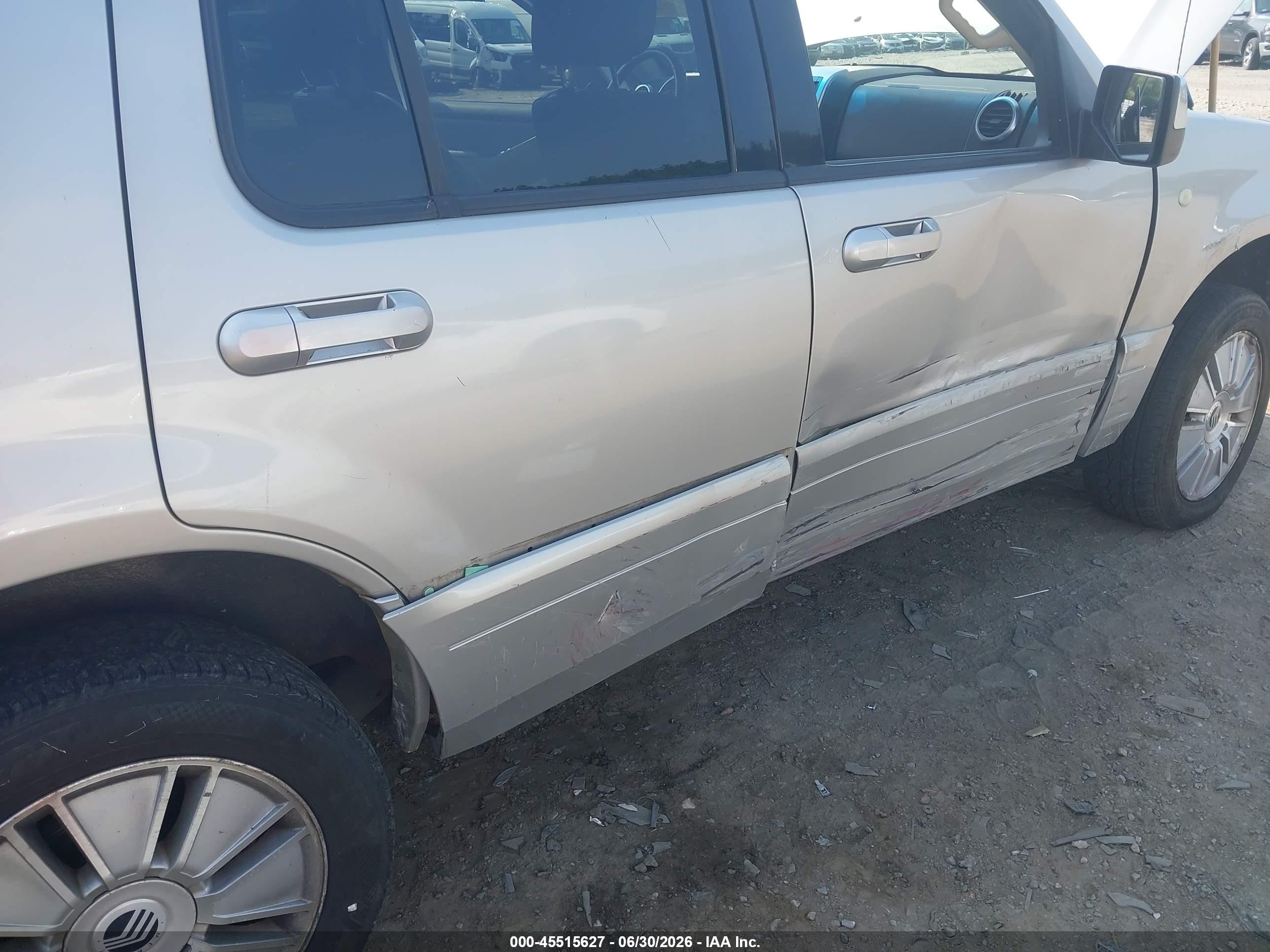 2006 Mercury Mountaineer Premier Silver vin: 4M2EU48876UJ00054