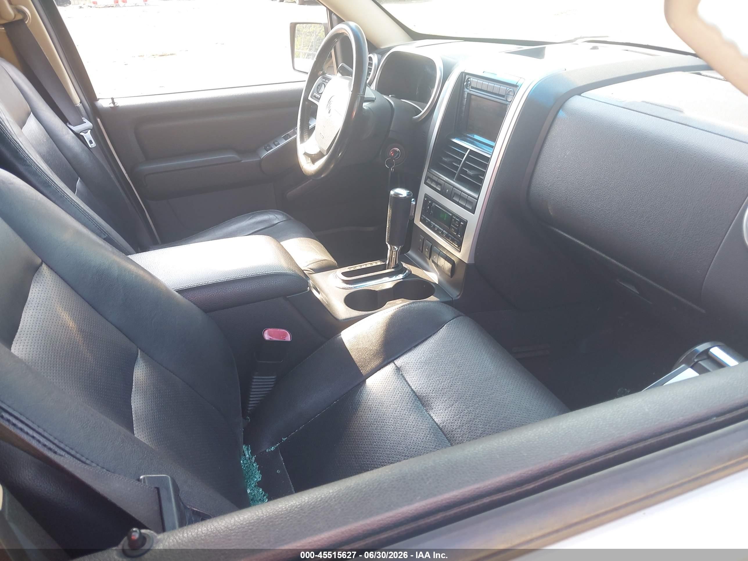 2006 Mercury Mountaineer Premier Silver vin: 4M2EU48876UJ00054
