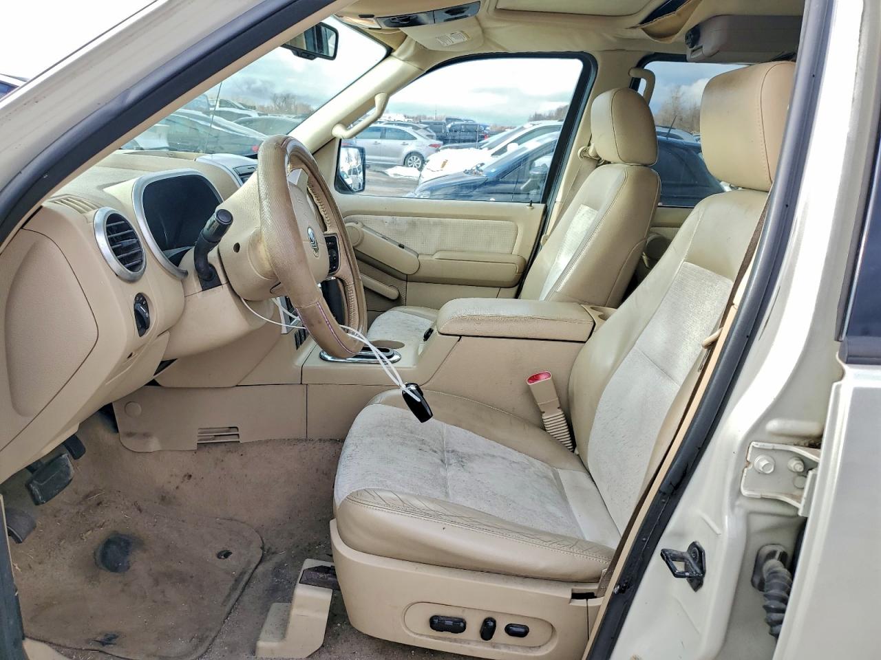 2006 Mercury Mountaineer Premier White vin: 4M2EU48876ZJ01210