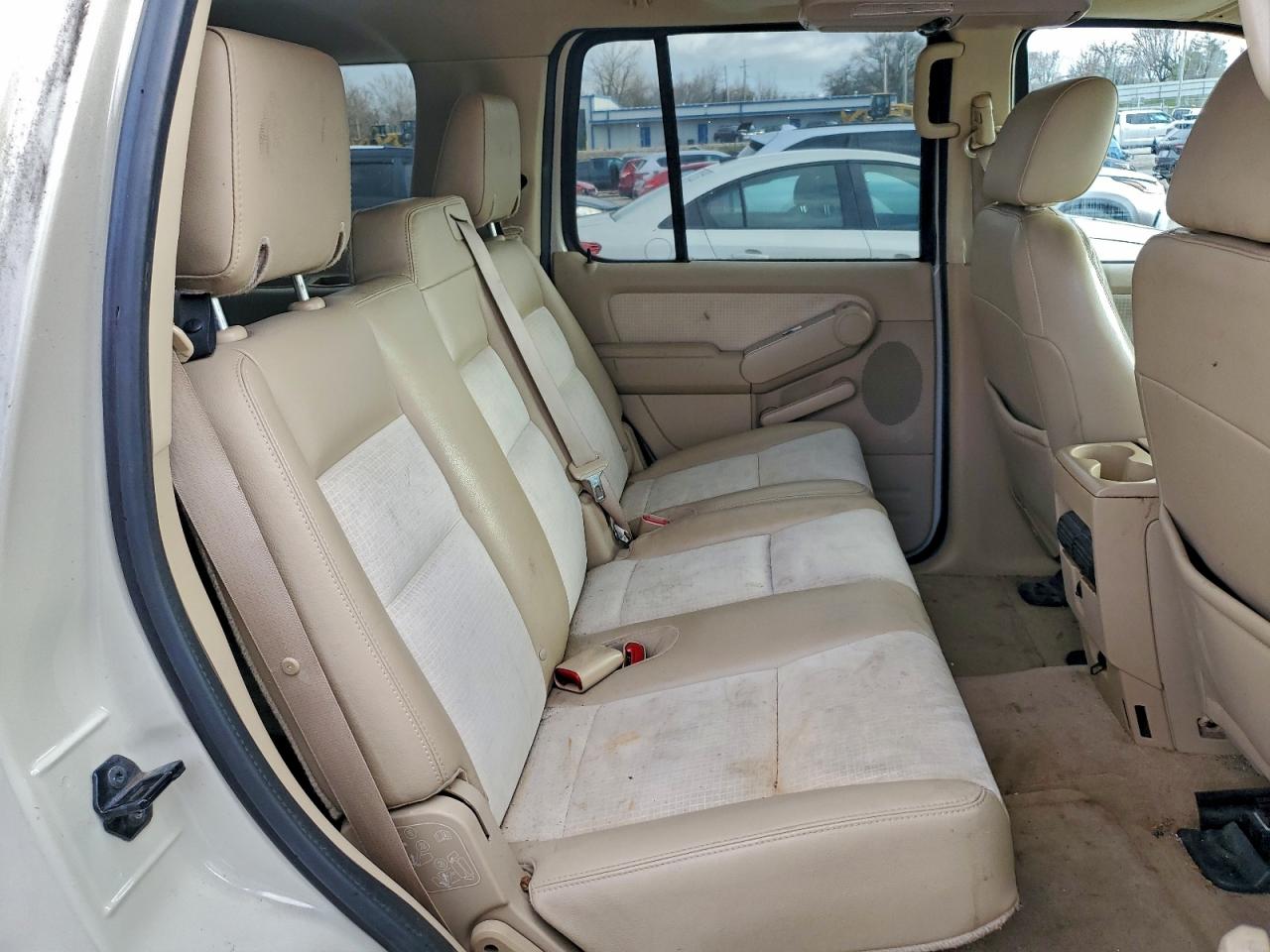 2006 Mercury Mountaineer Premier White vin: 4M2EU48876ZJ01210