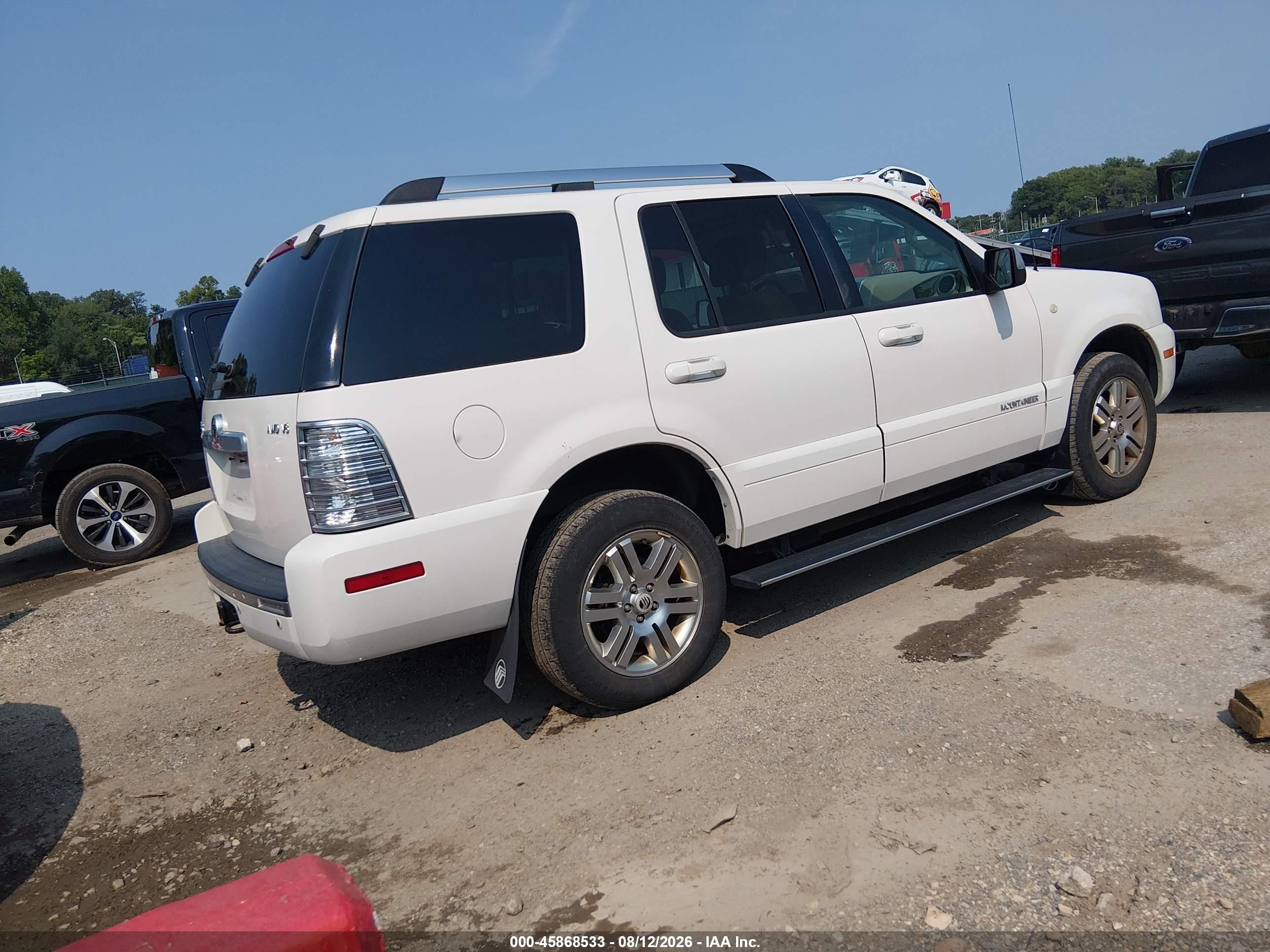 2008 Mercury Mountaineer Premier White vin: 4M2EU48878UJ01918