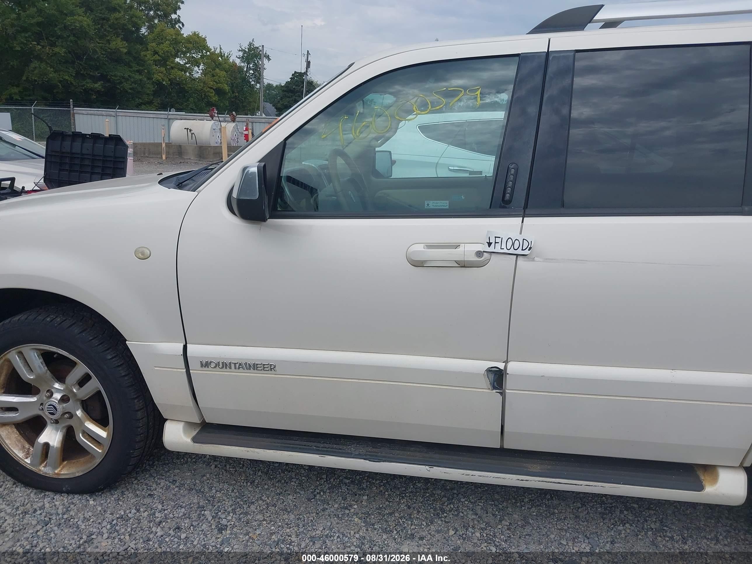 2009 Mercury Mountaineer Premier White vin: 4M2EU48889UJ01069