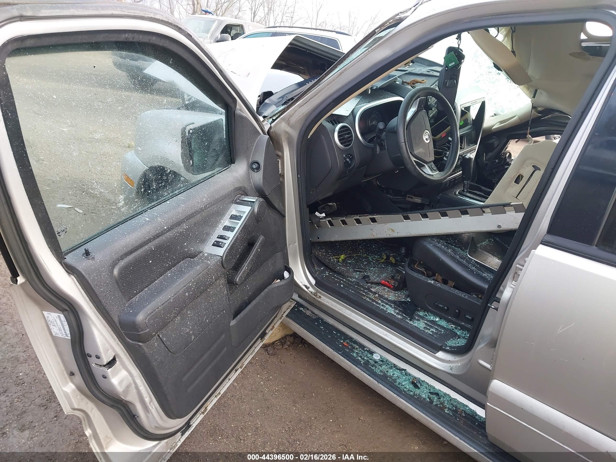 2006 Mercury Mountaineer Premier Silver vin: 4M2EU48896UJ07300