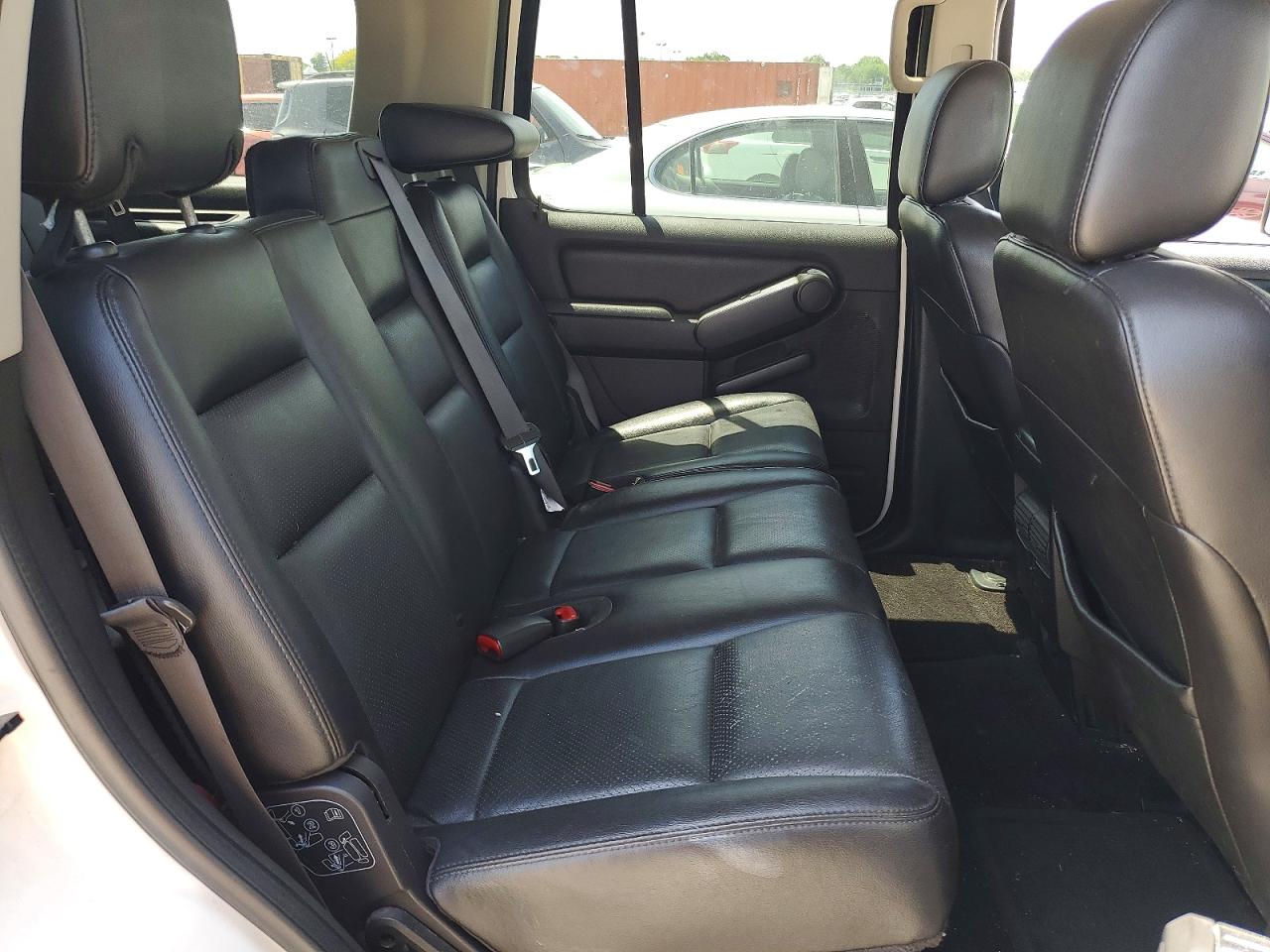 2008 Mercury Mountaineer Premier White vin: 4M2EU48898UJ00091