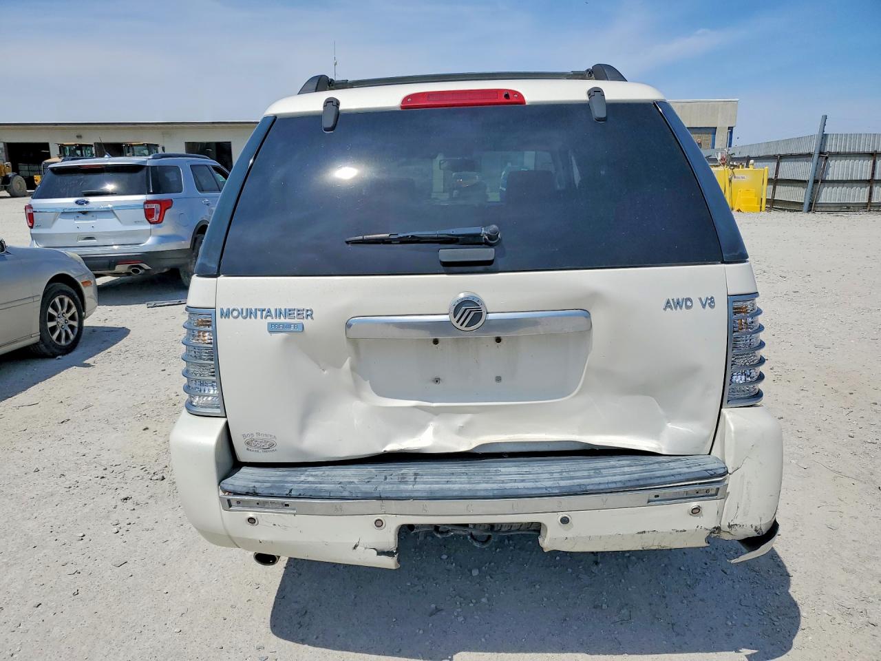 2008 Mercury Mountaineer Premier White vin: 4M2EU48898UJ00091