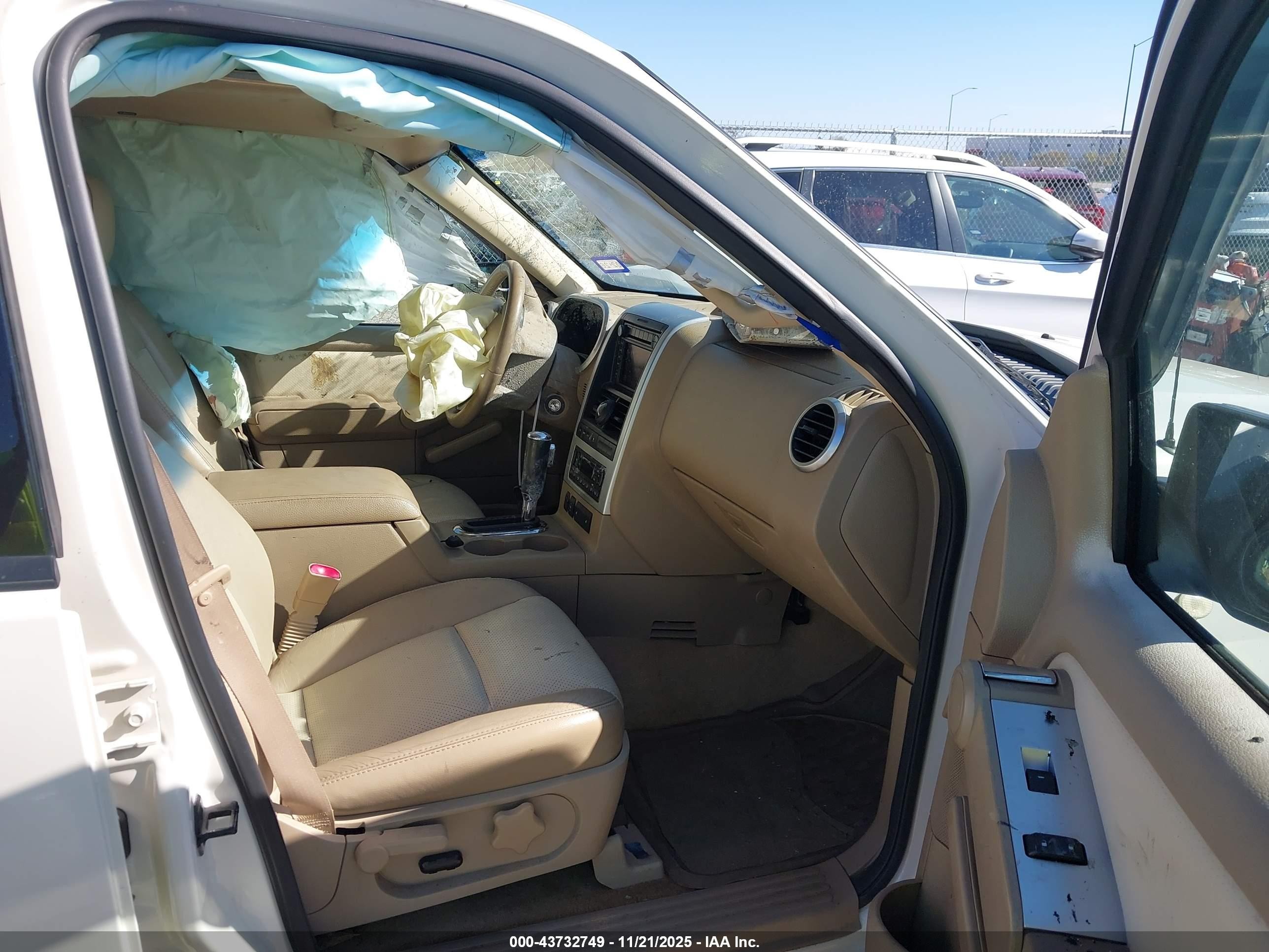 2007 Mercury Mountaineer Premier White vin: 4M2EU488X7UJ03046