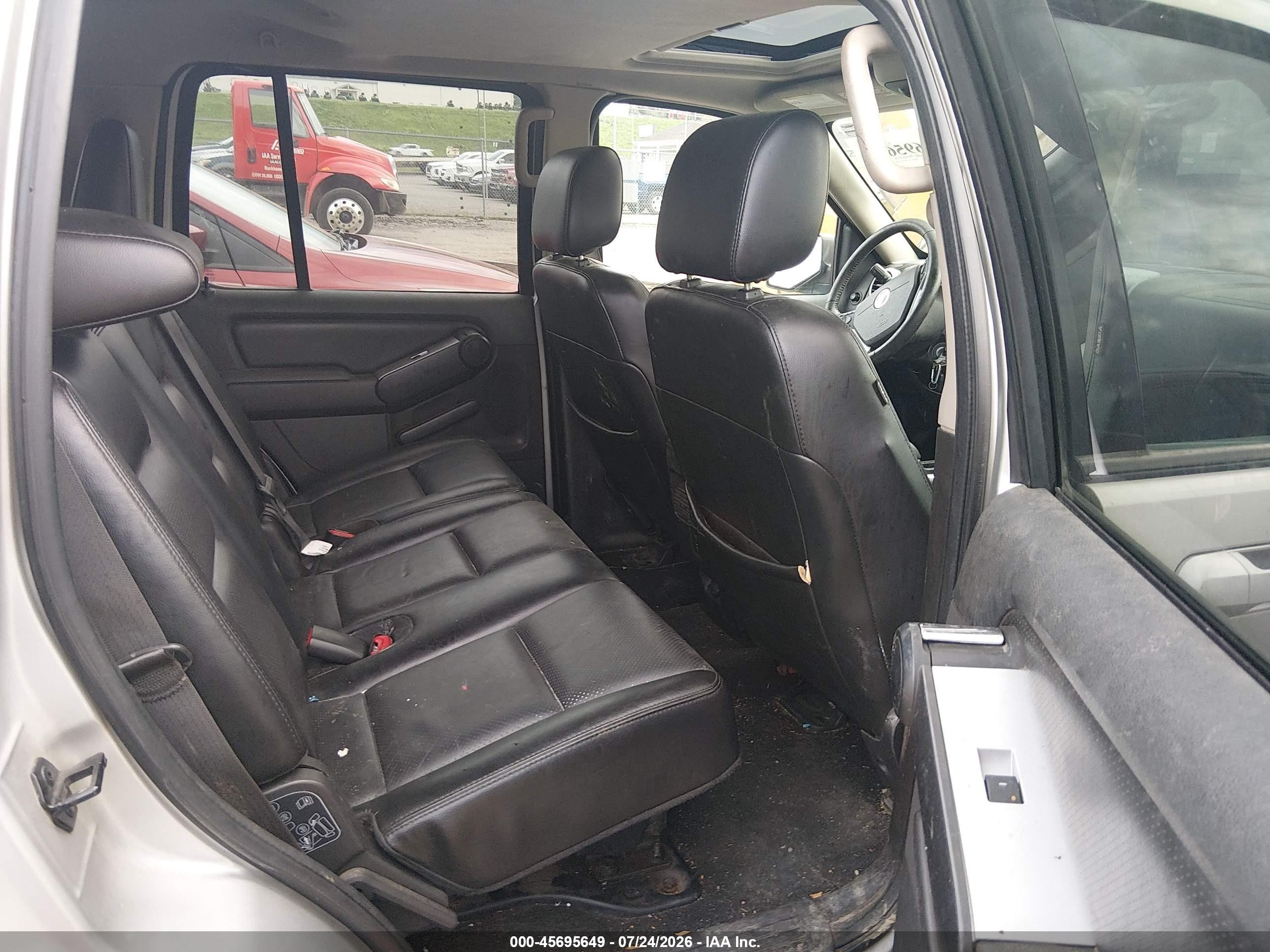 2007 Mercury Mountaineer Premier Silver vin: 4M2EU48E17UJ06570