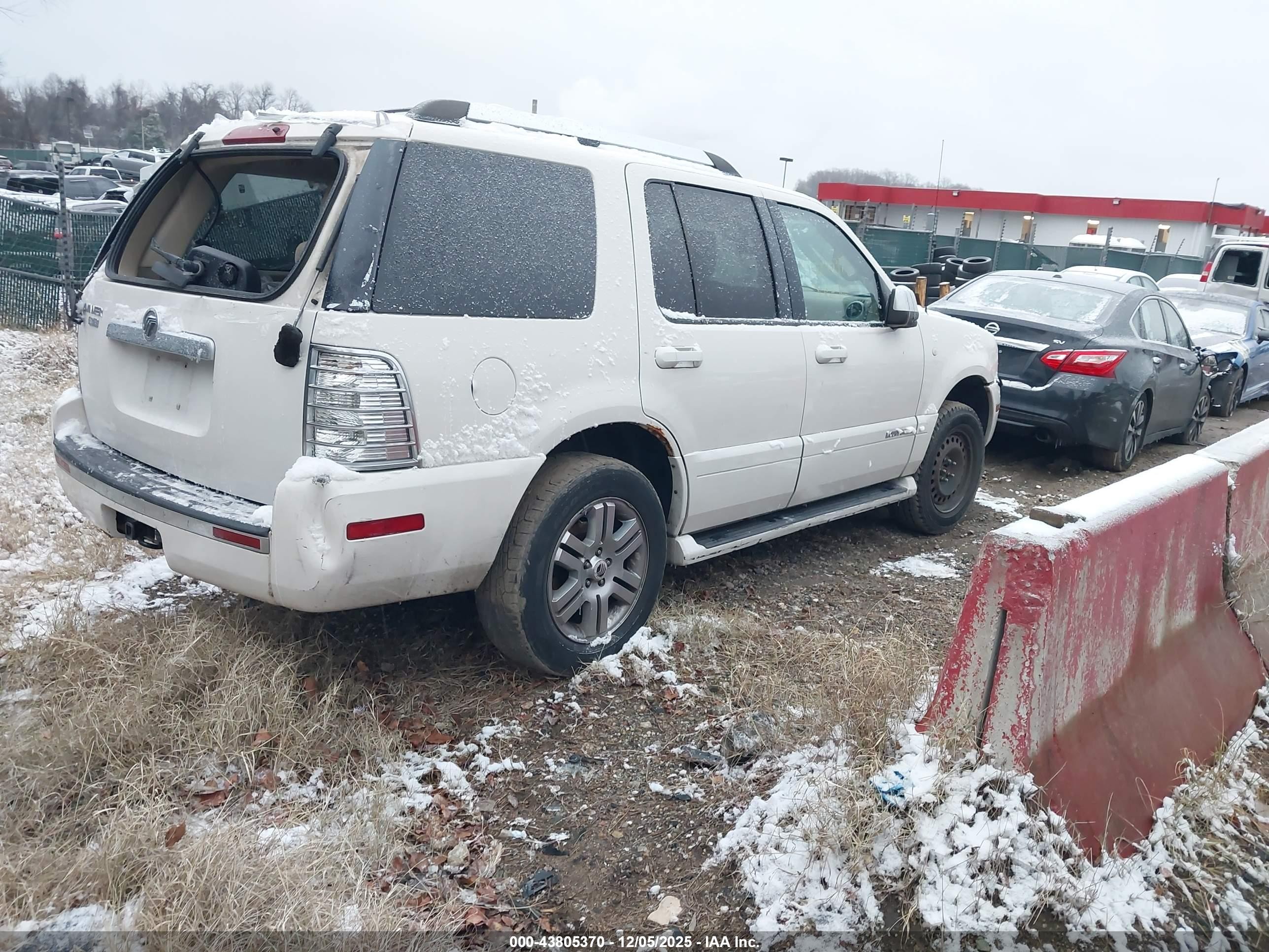 2008 Mercury Mountaineer Premier White vin: 4M2EU48E68UJ04198