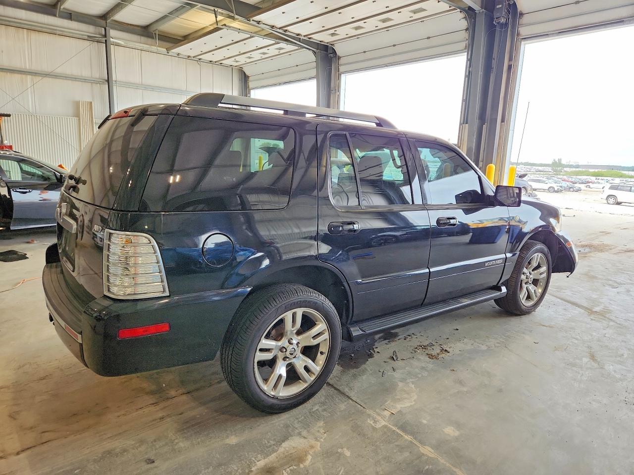 2009 Mercury Mountaineer Premier Черный vin: 4M2EU48E69UJ00086