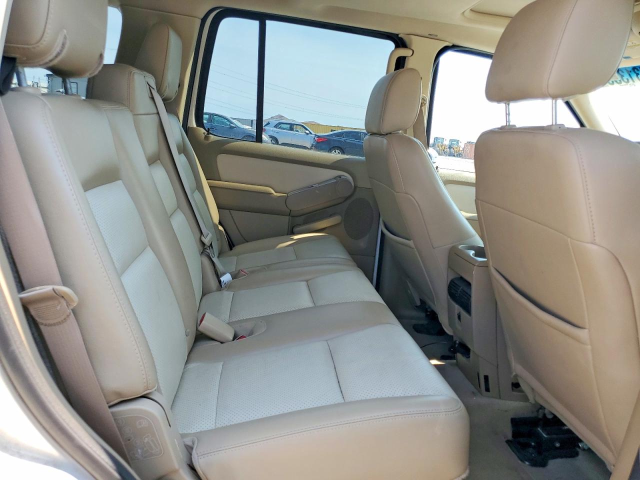 2007 Mercury Mountaineer Premier White vin: 4M2EU48E77UJ11353