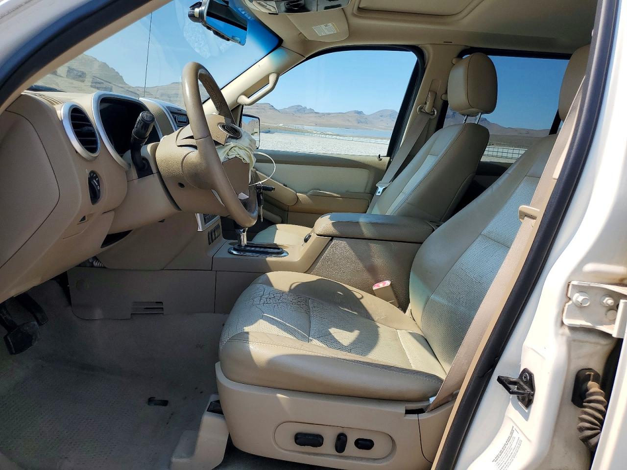 2007 Mercury Mountaineer Premier White vin: 4M2EU48E77UJ11353