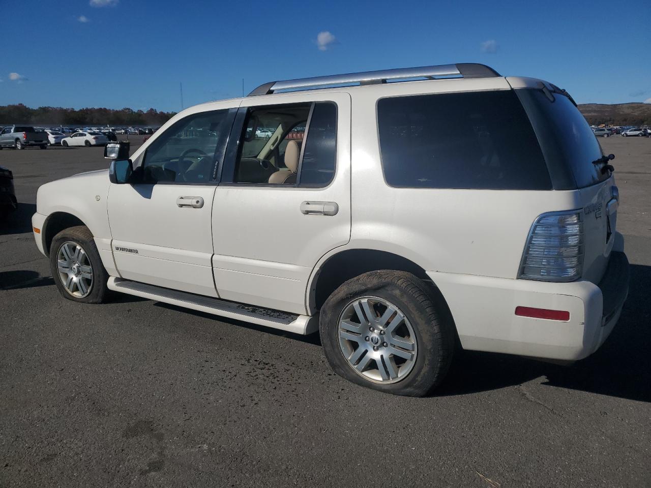 2008 Mercury Mountaineer Premier White vin: 4M2EU48E78UJ17428