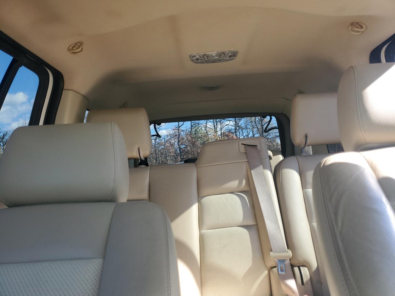 2008 Mercury Mountaineer Premier White vin: 4M2EU48E78UJ17428