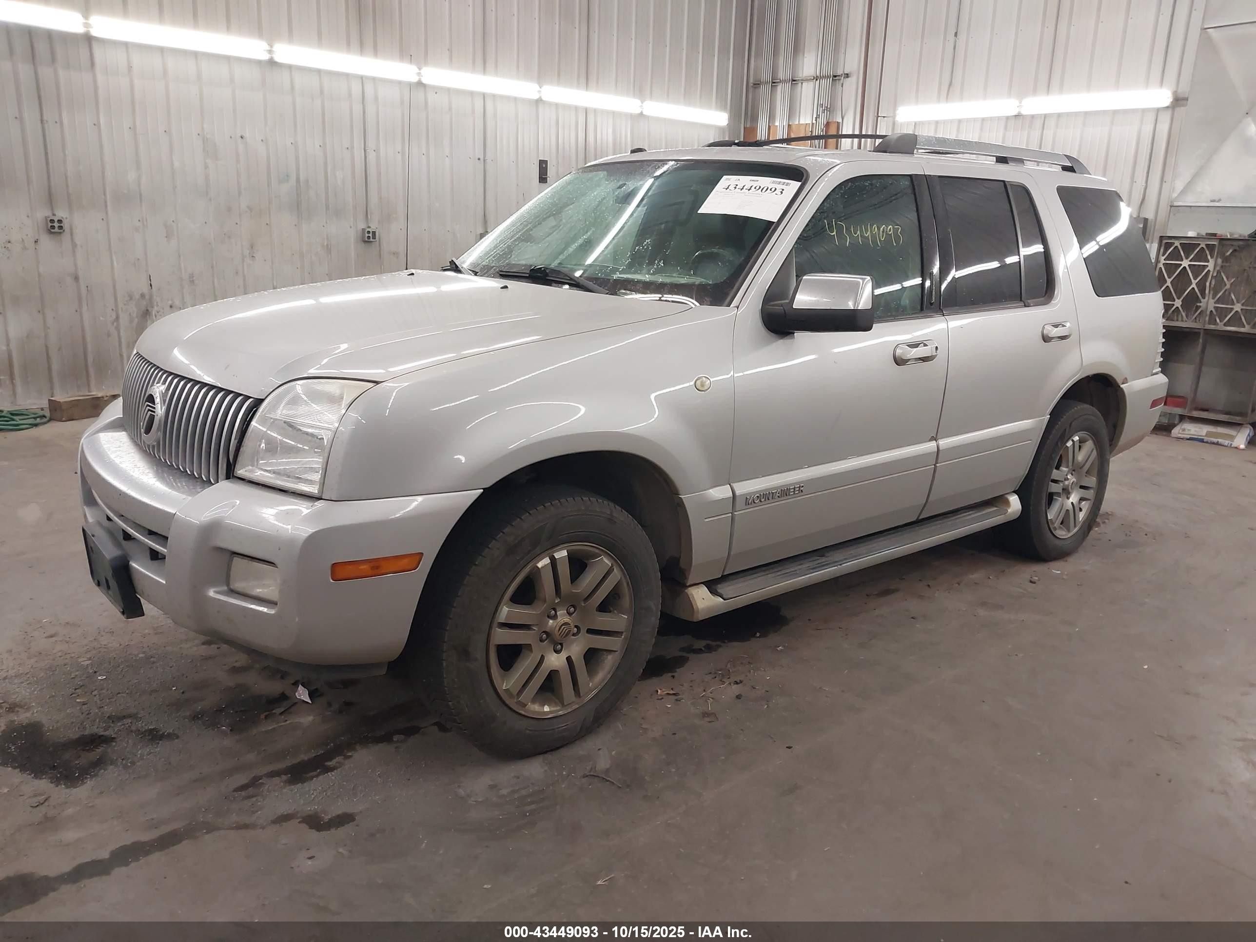 2009 Mercury Mountaineer Premier Silver vin: 4M2EU48E79UJ01389