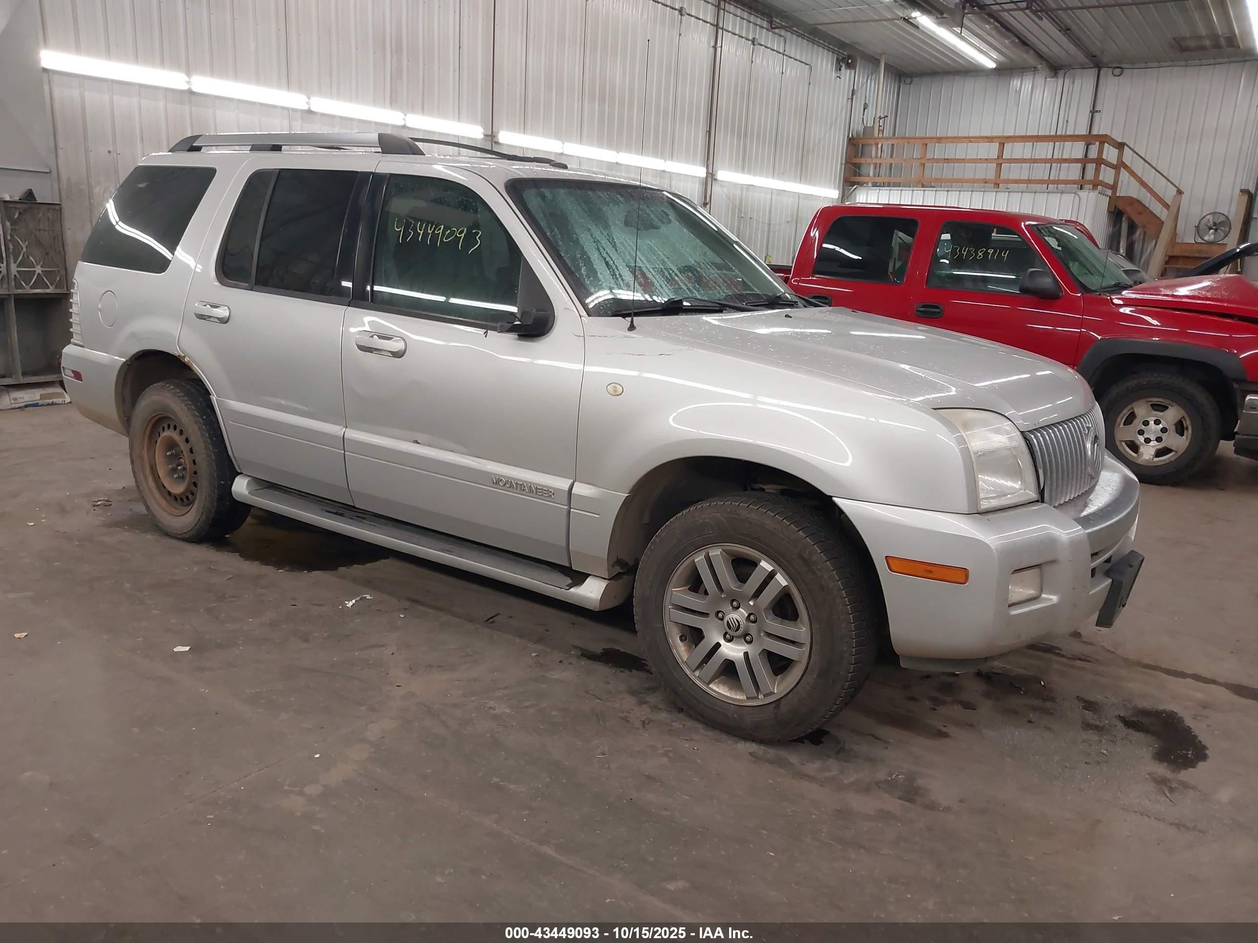 2009 Mercury Mountaineer Premier Silver vin: 4M2EU48E79UJ01389