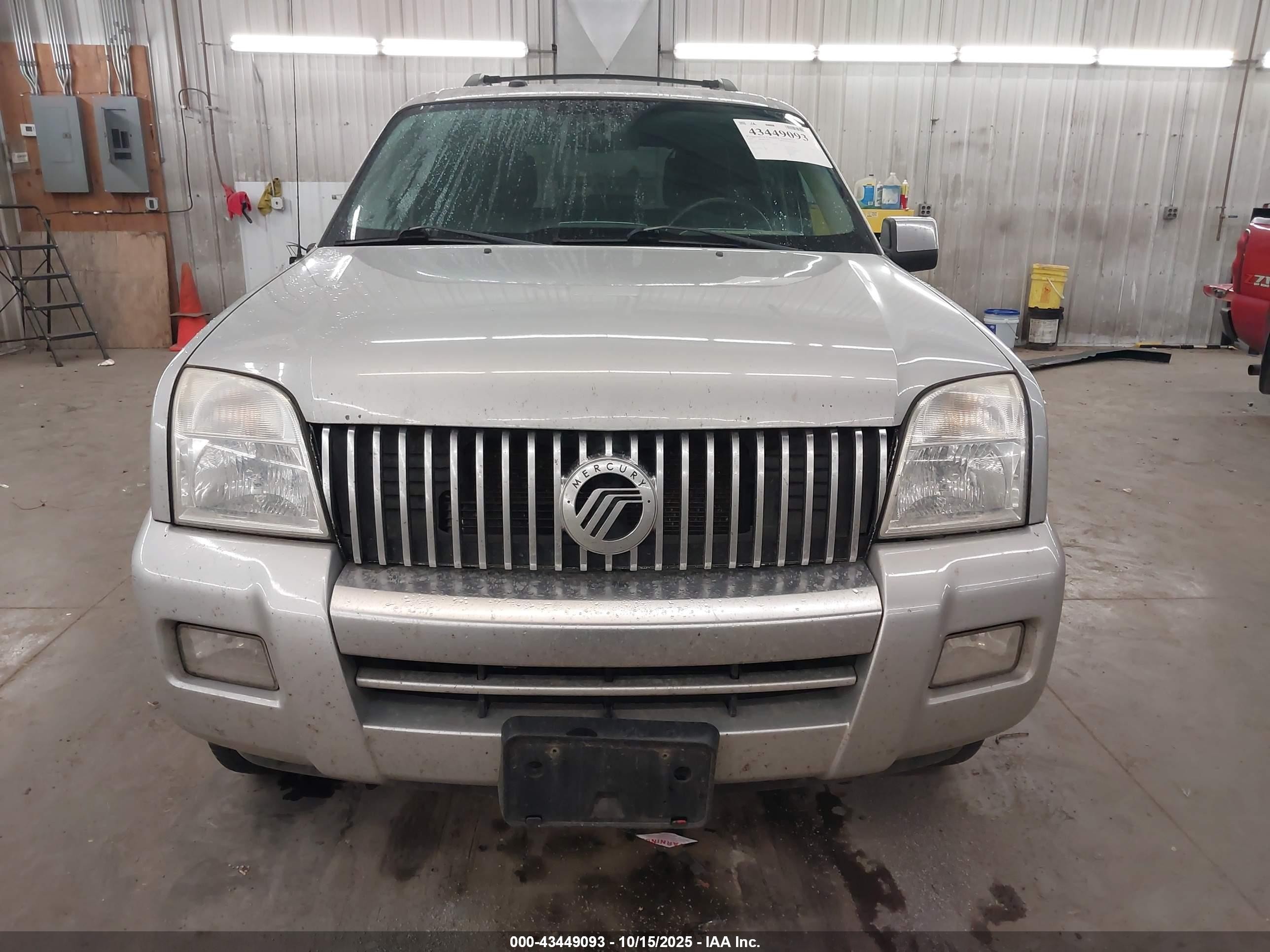 2009 Mercury Mountaineer Premier Silver vin: 4M2EU48E79UJ01389