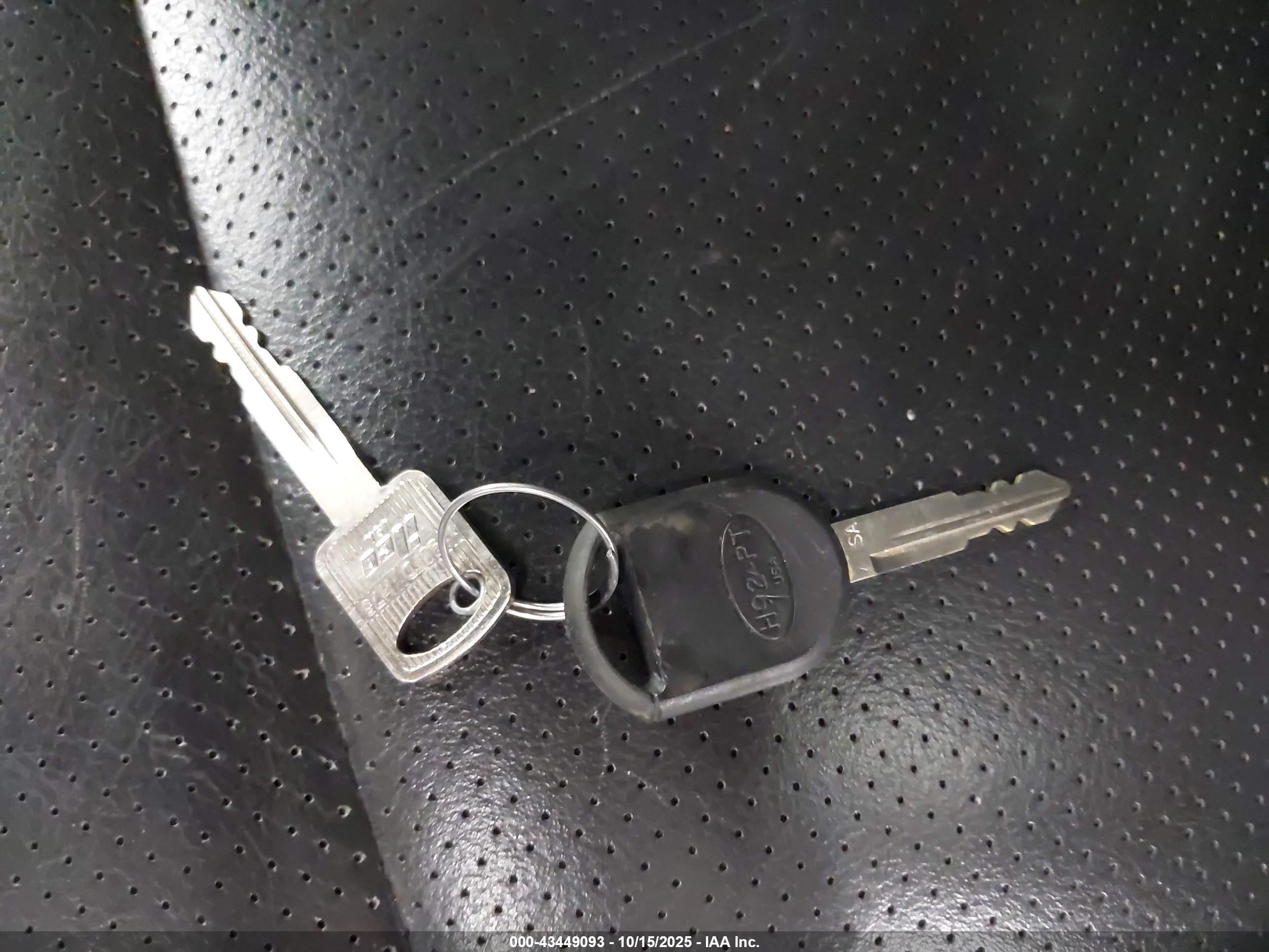 2009 Mercury Mountaineer Premier Silver vin: 4M2EU48E79UJ01389