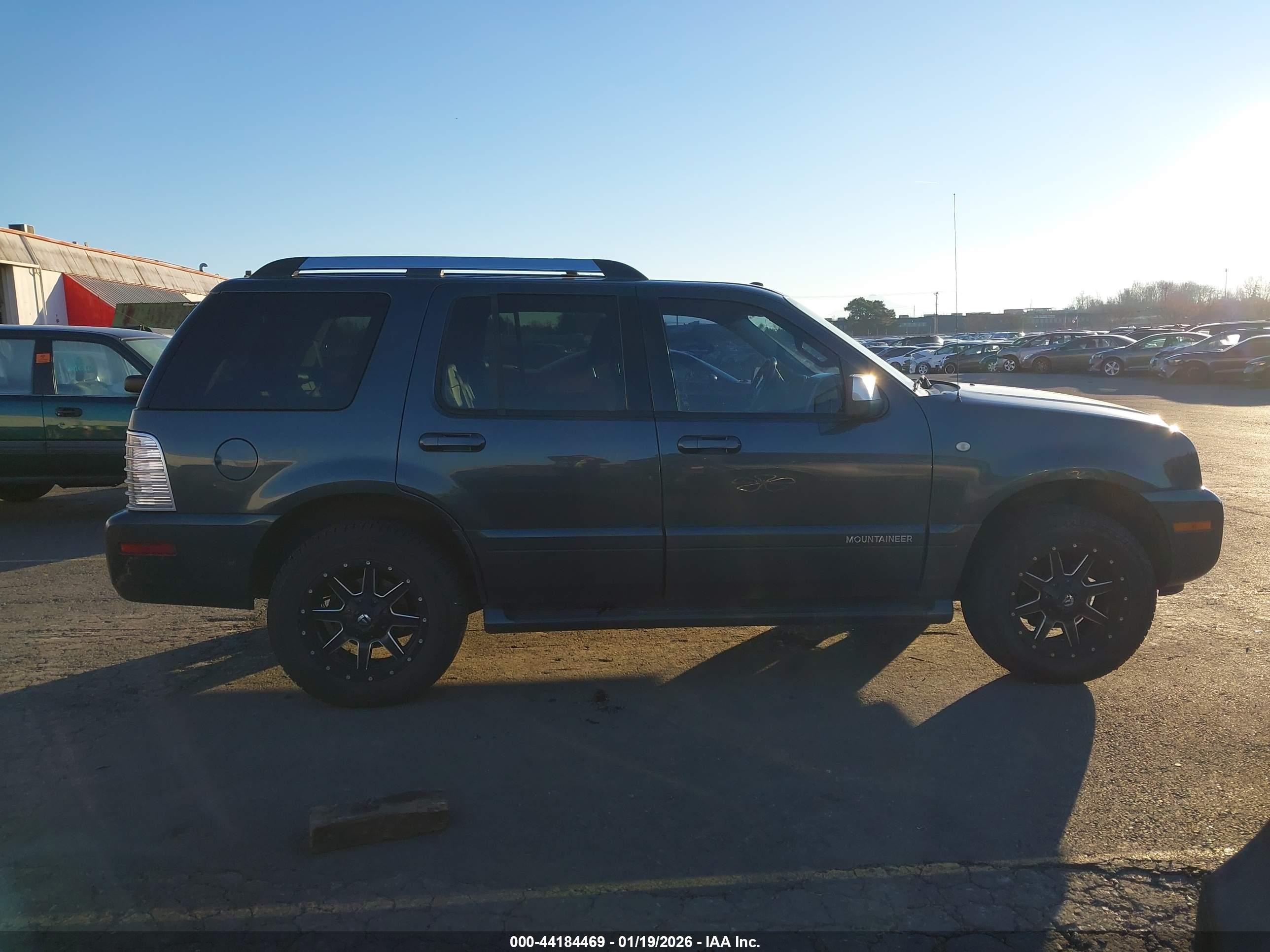 2009 Mercury Mountaineer Premier Gray vin: 4M2EU48E79UJ01635