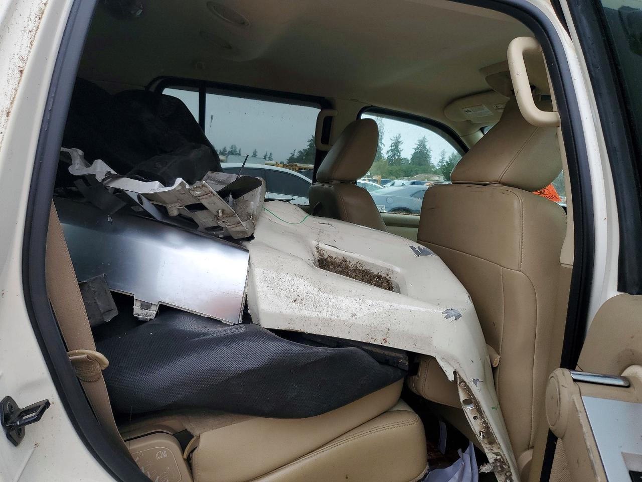 2009 Mercury Mountaineer Premier White vin: 4M2EU48E79UJ02333