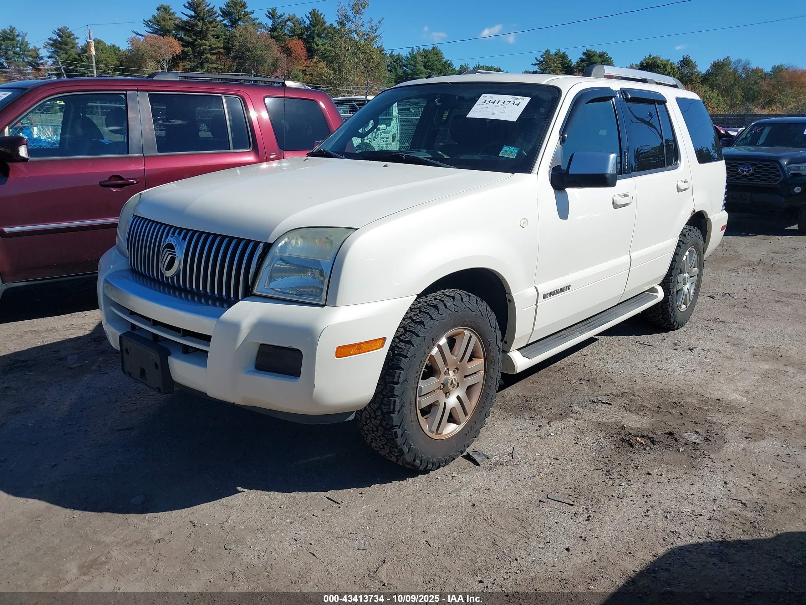 2007 Mercury Mountaineer Premier White vin: 4M2EU48E97UJ06686