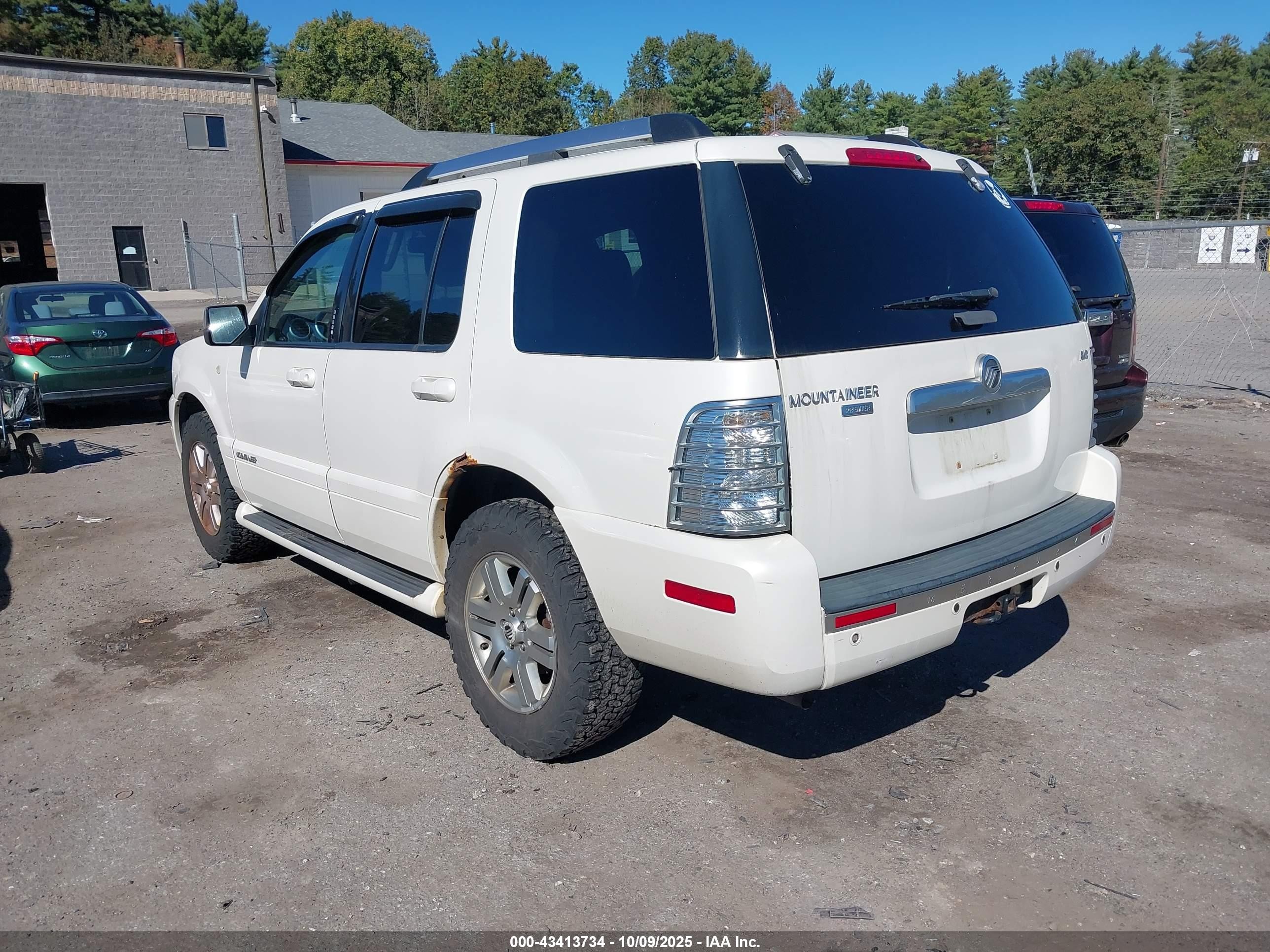 2007 Mercury Mountaineer Premier White vin: 4M2EU48E97UJ06686