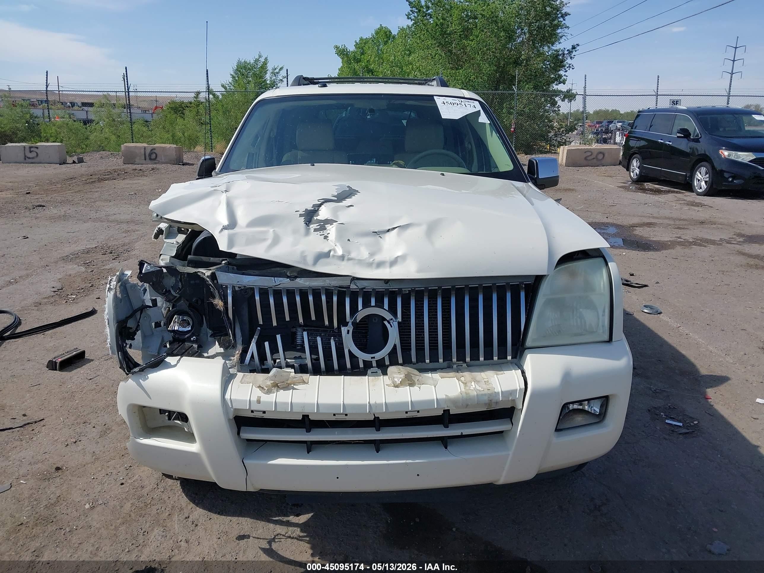 2007 Mercury Mountaineer Premier White vin: 4M2EU48E97UJ11418