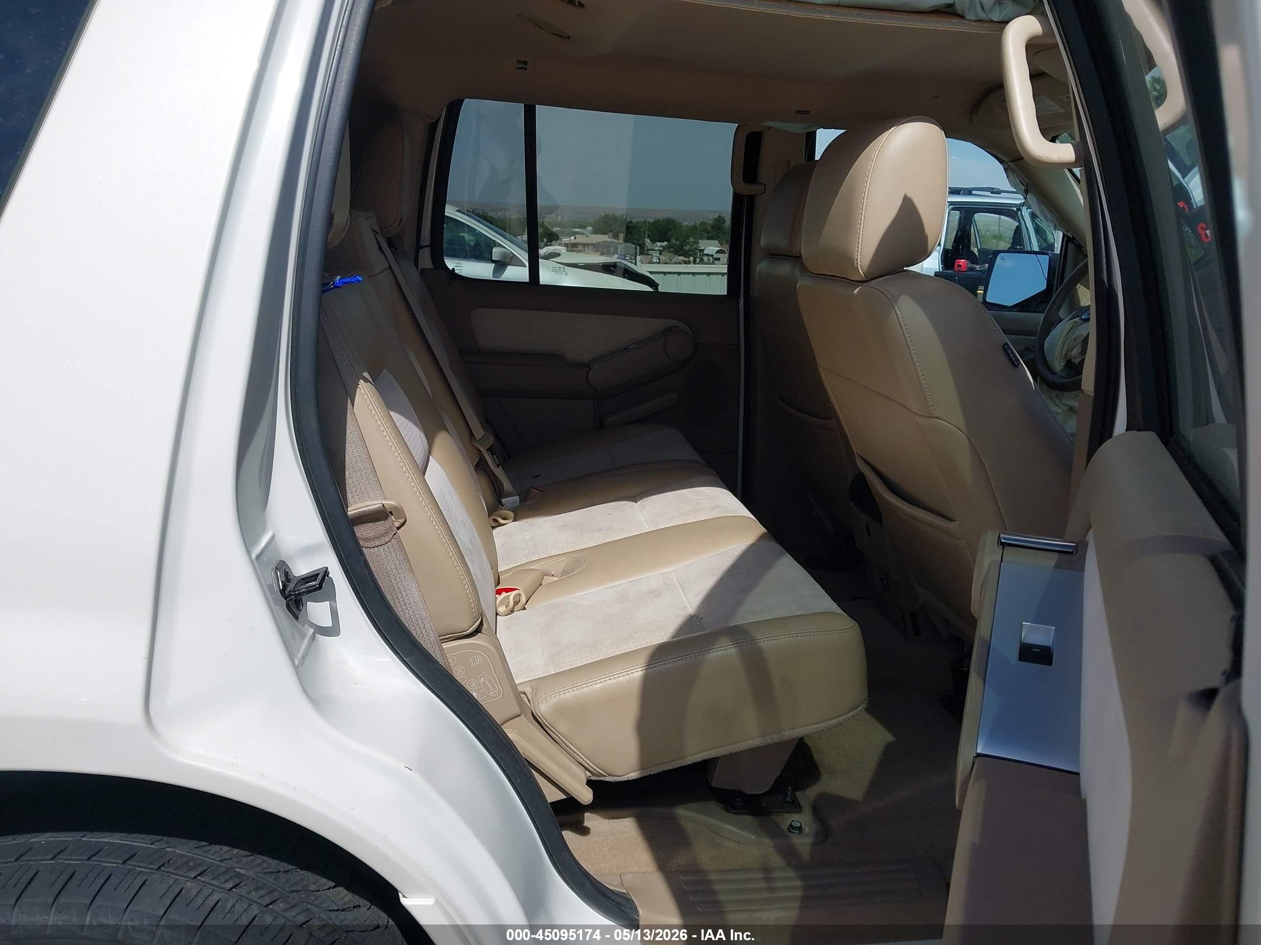 2007 Mercury Mountaineer Premier White vin: 4M2EU48E97UJ11418