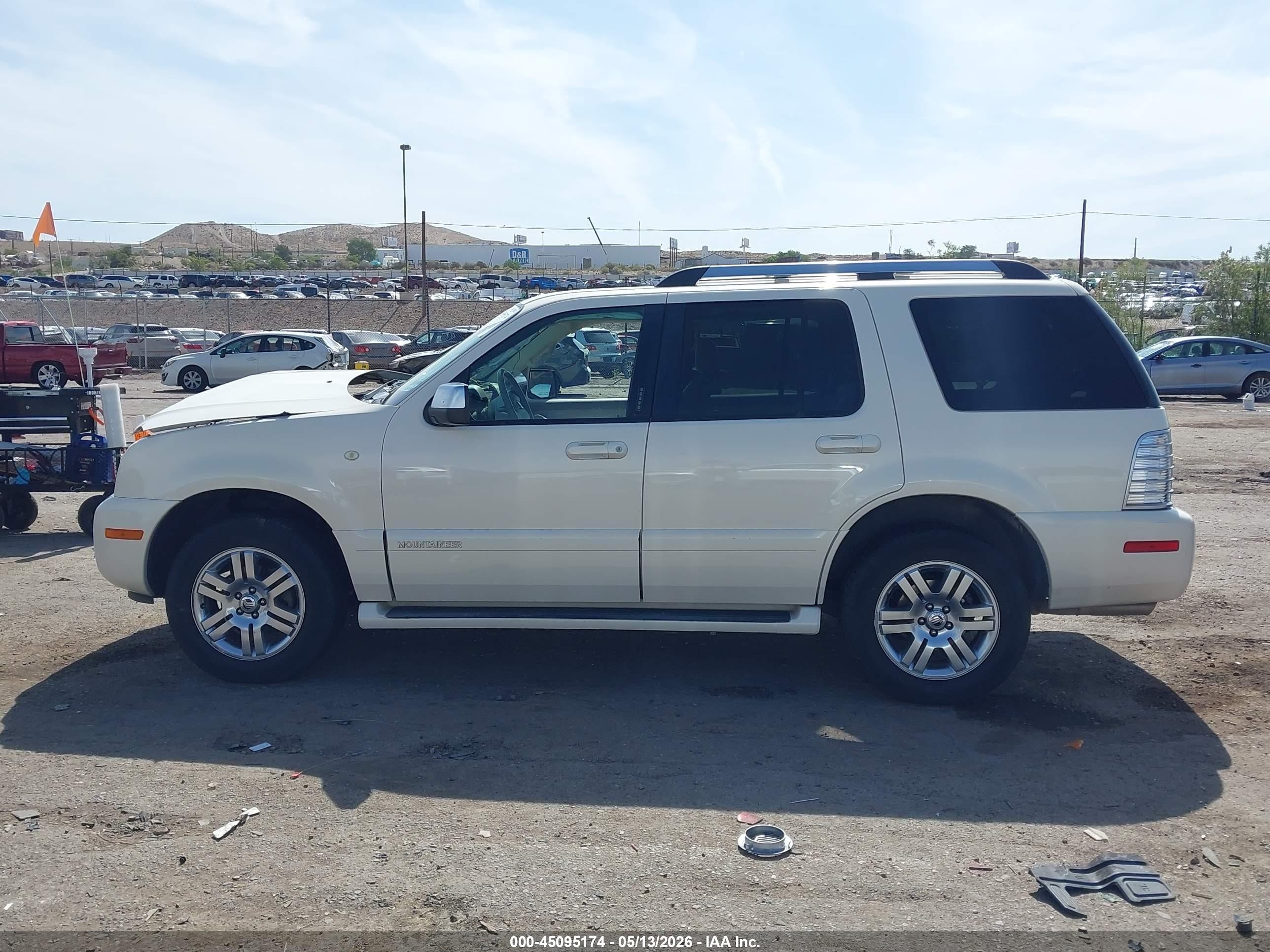 2007 Mercury Mountaineer Premier White vin: 4M2EU48E97UJ11418