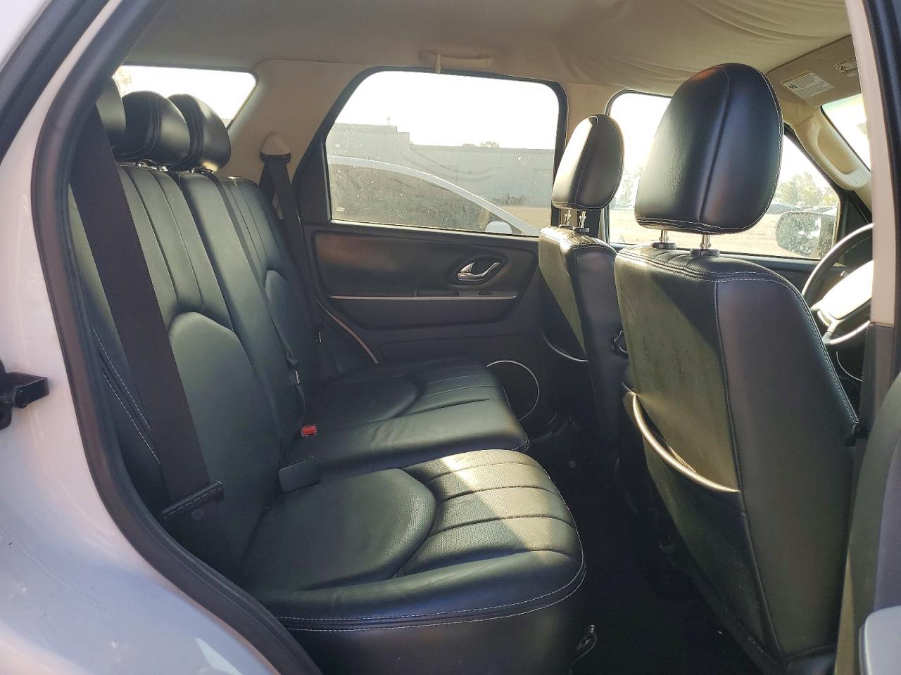 2005 Mercury Mariner White vin: 4M2YU56105DJ33579