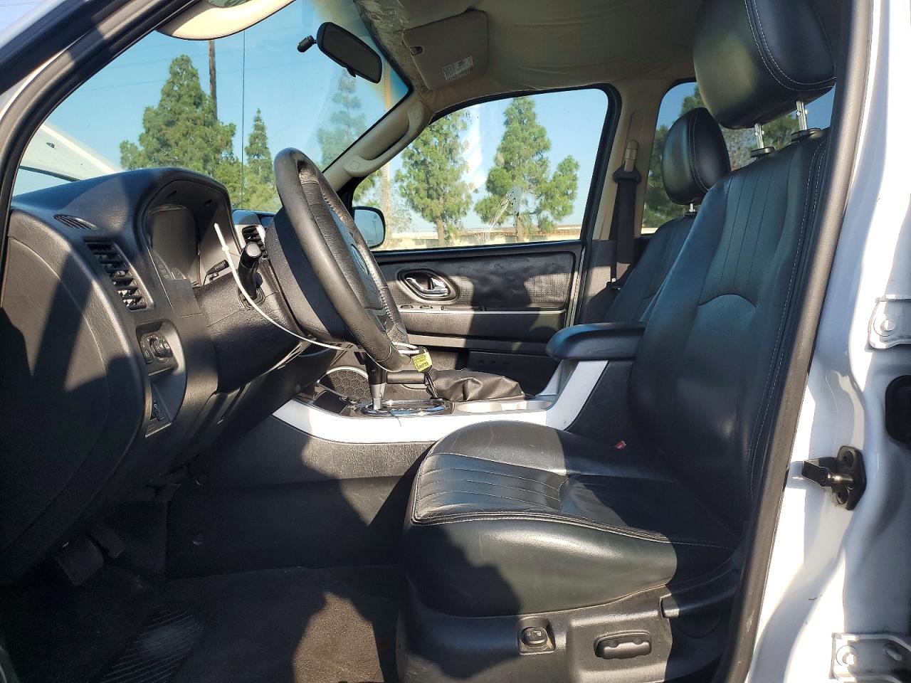 2005 Mercury Mariner White vin: 4M2YU56105DJ33579