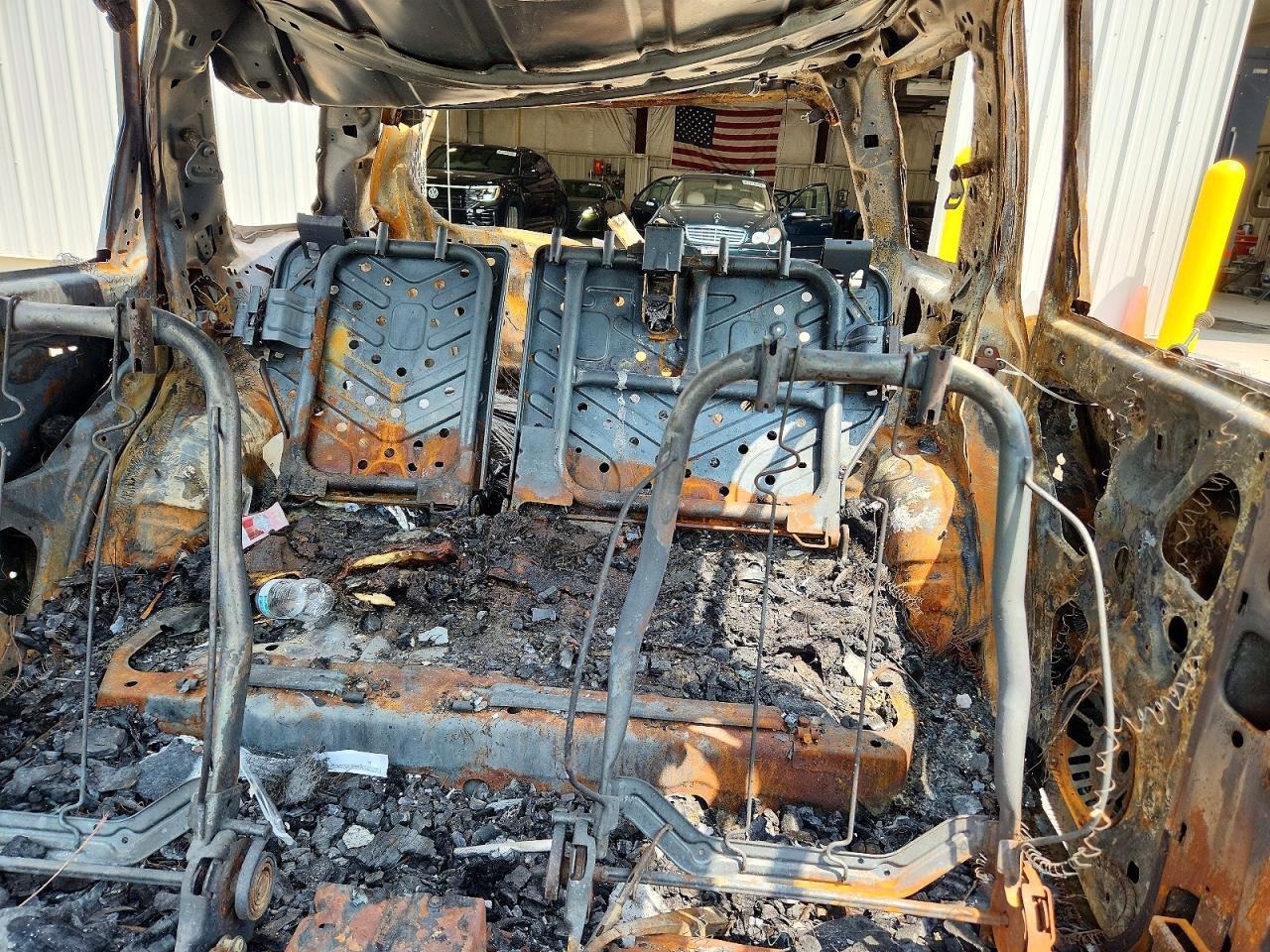 2006 Mercury Mariner Burn vin: 4M2YU56136DJ00271