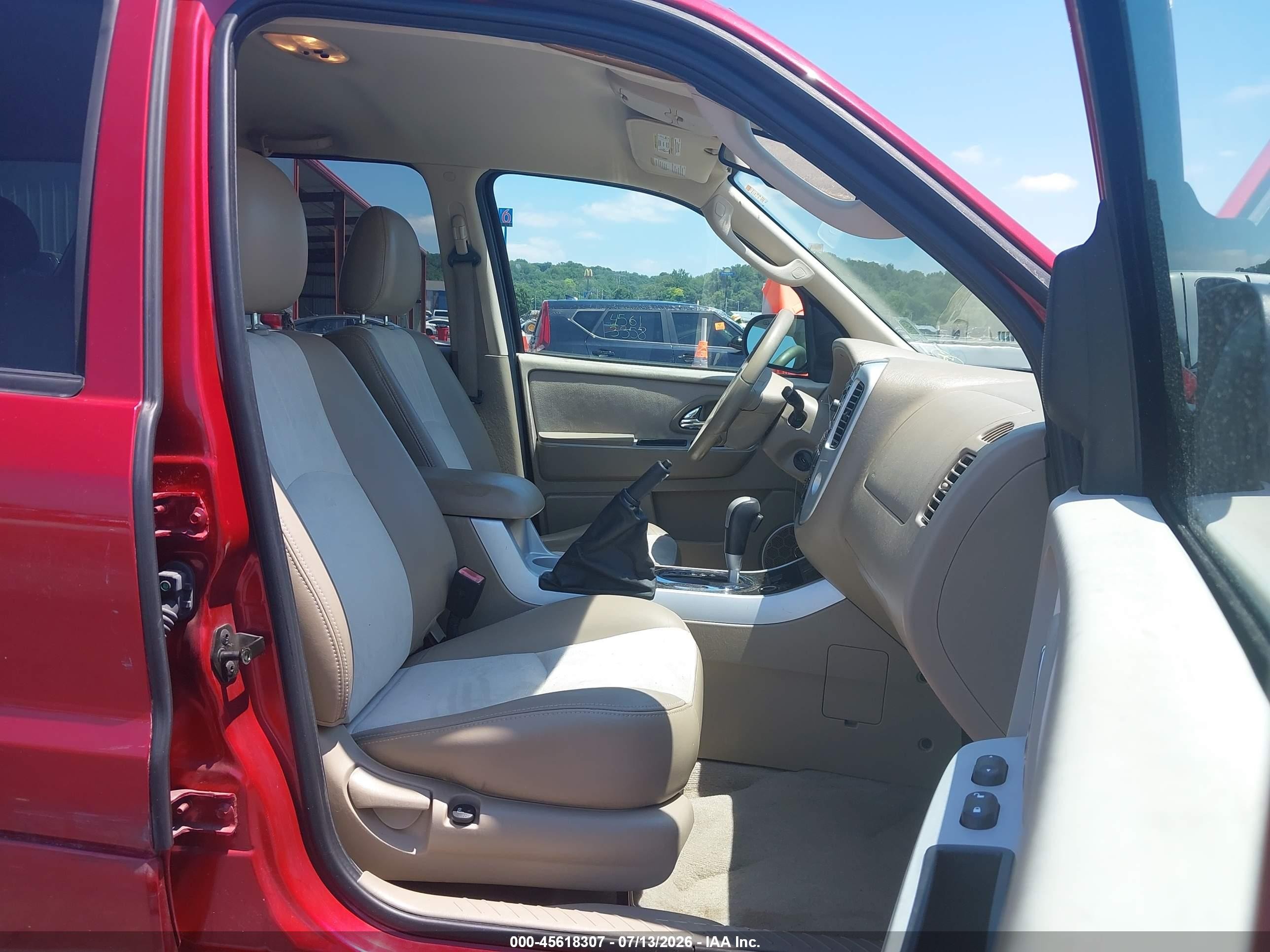 2006 Mercury Mariner Luxury/premier Red vin: 4M2YU56186KJ03615