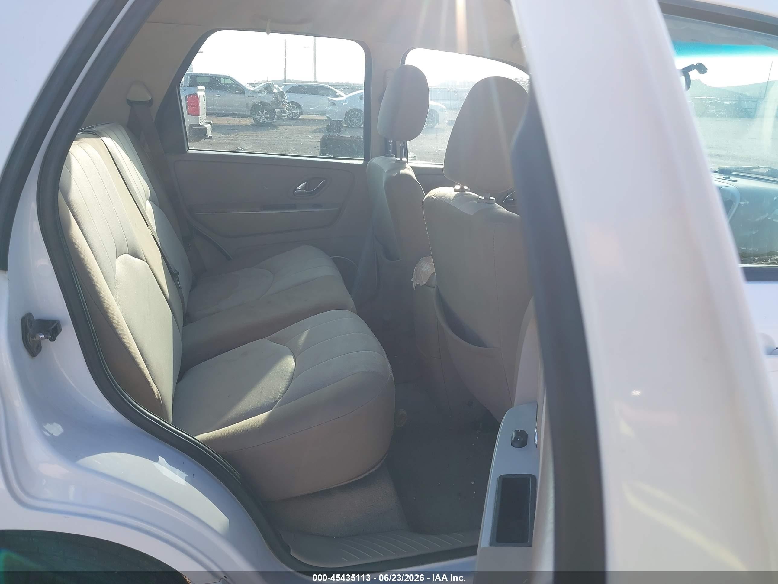 2005 Mercury Mariner Convenience White vin: 4M2YU56Z25DJ27191