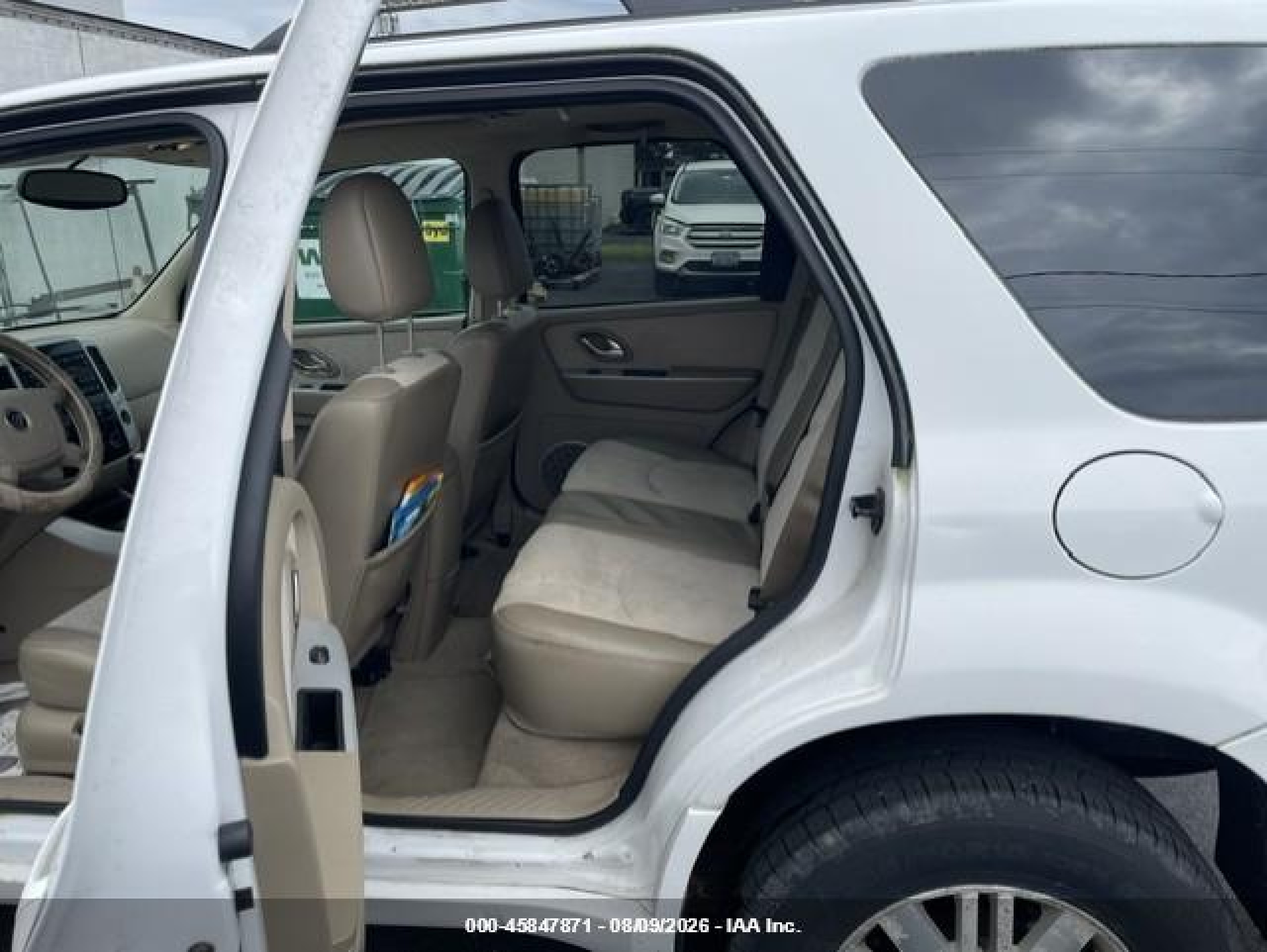 2005 Mercury Mariner   White vin: 4M2YU57105DJ14366