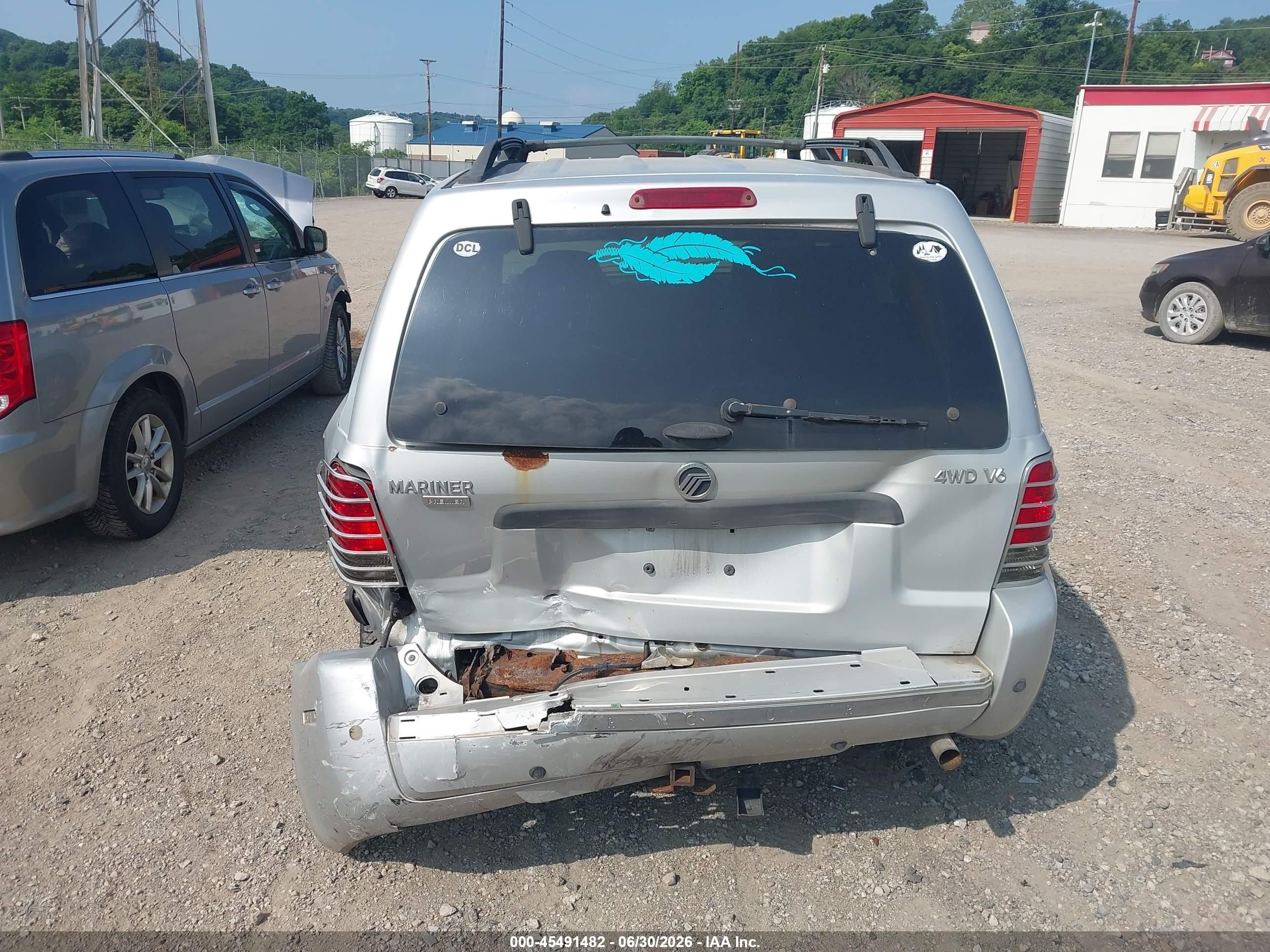 2005 Mercury Mariner   Silver vin: 4M2YU57115DJ17597