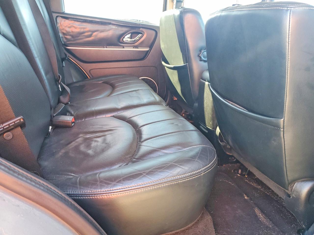 2005 Mercury Mariner Silver vin: 4M2YU57135DJ25331